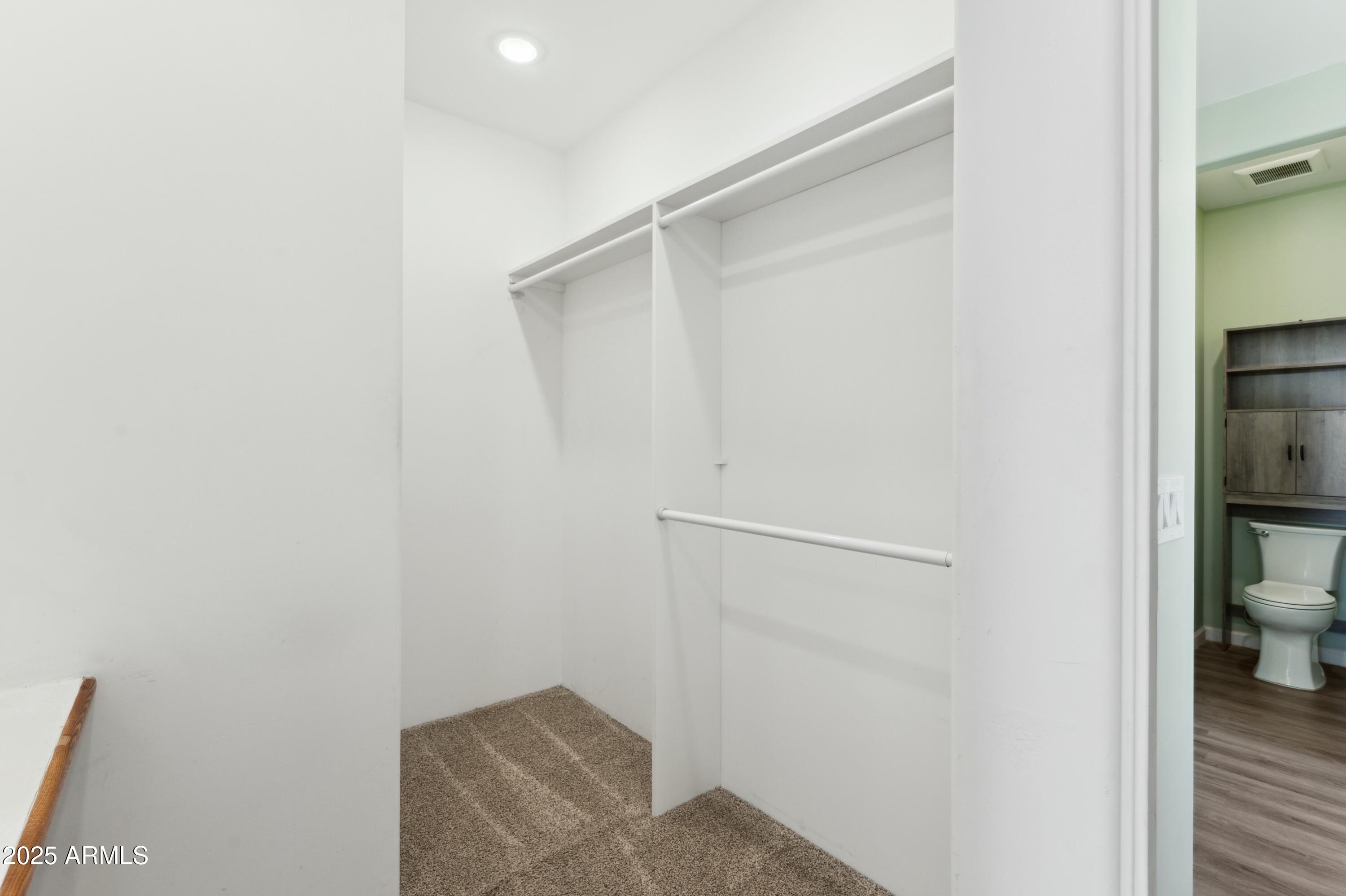 274 E MCKELLIPS Boulevard