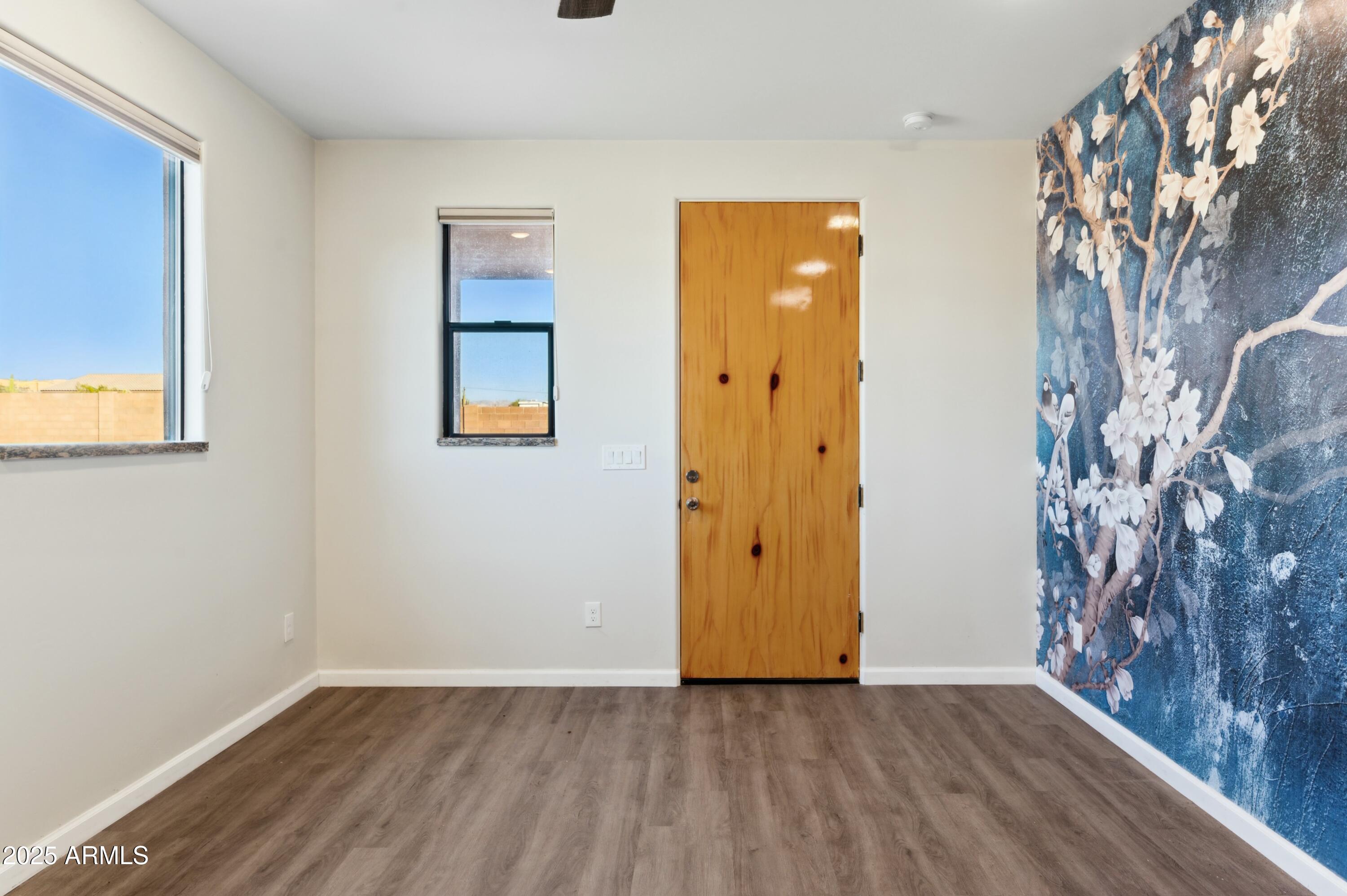 274 E MCKELLIPS Boulevard