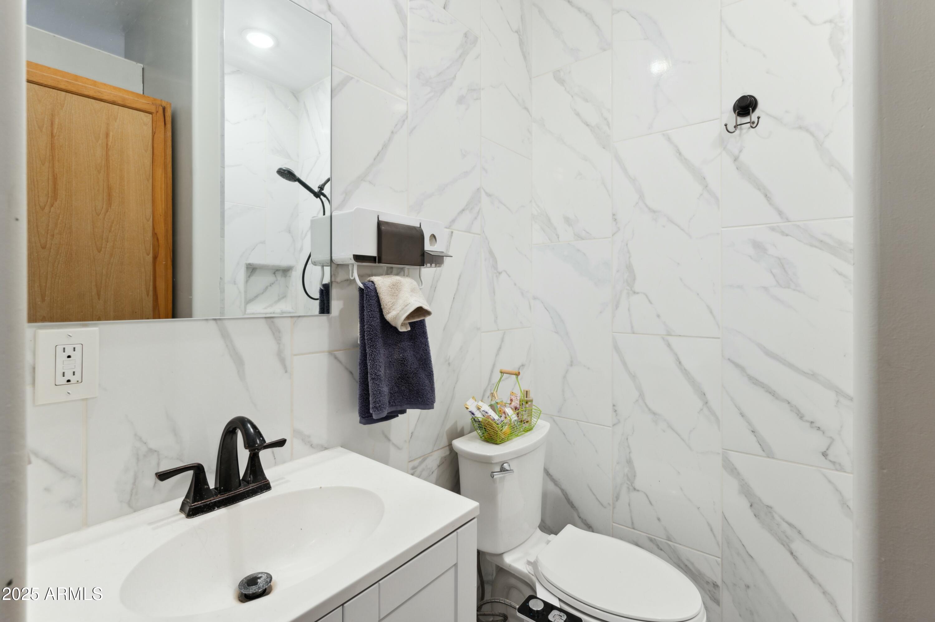 274 E MCKELLIPS Boulevard