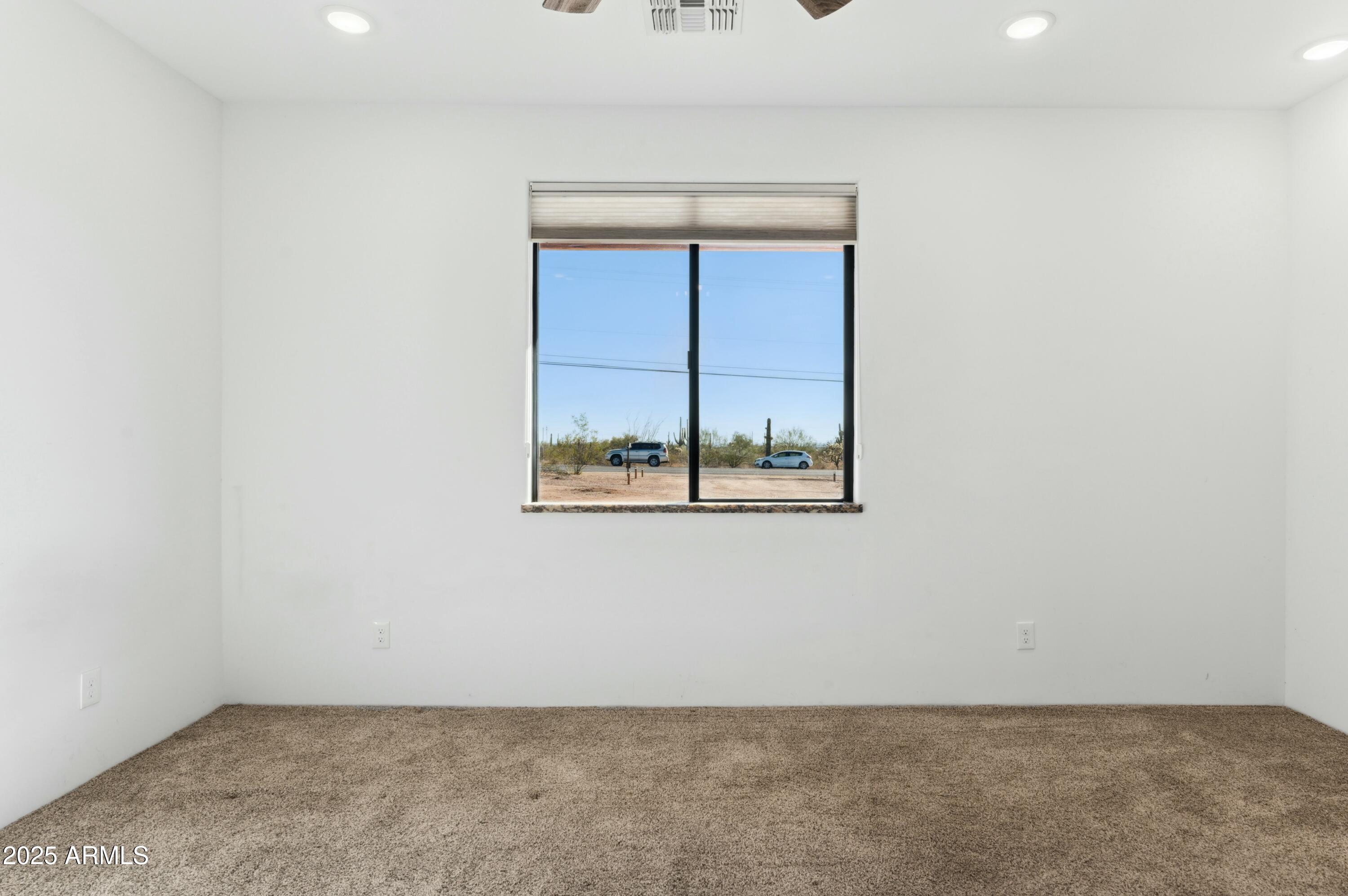 274 E MCKELLIPS Boulevard