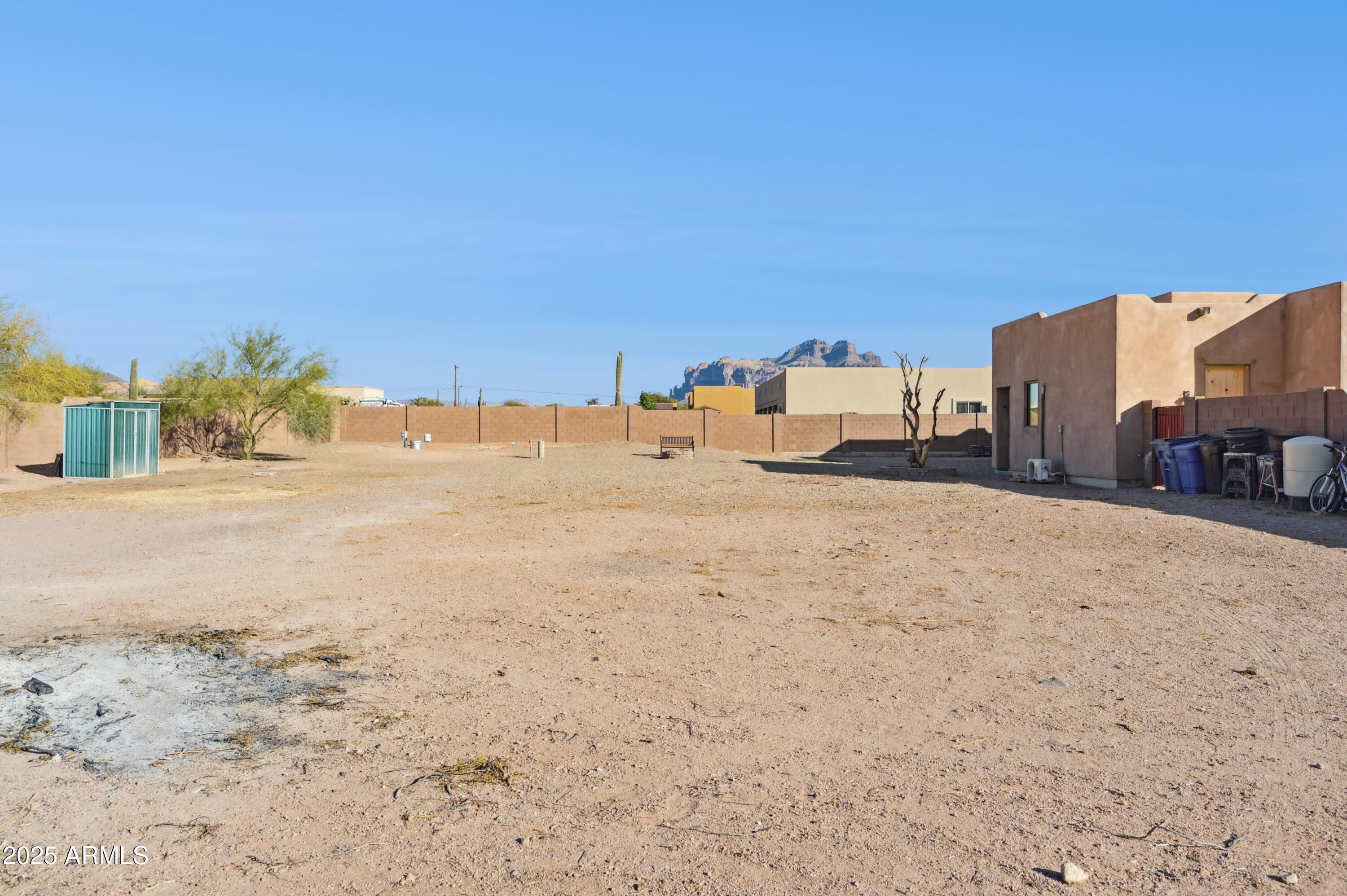 274 E MCKELLIPS Boulevard