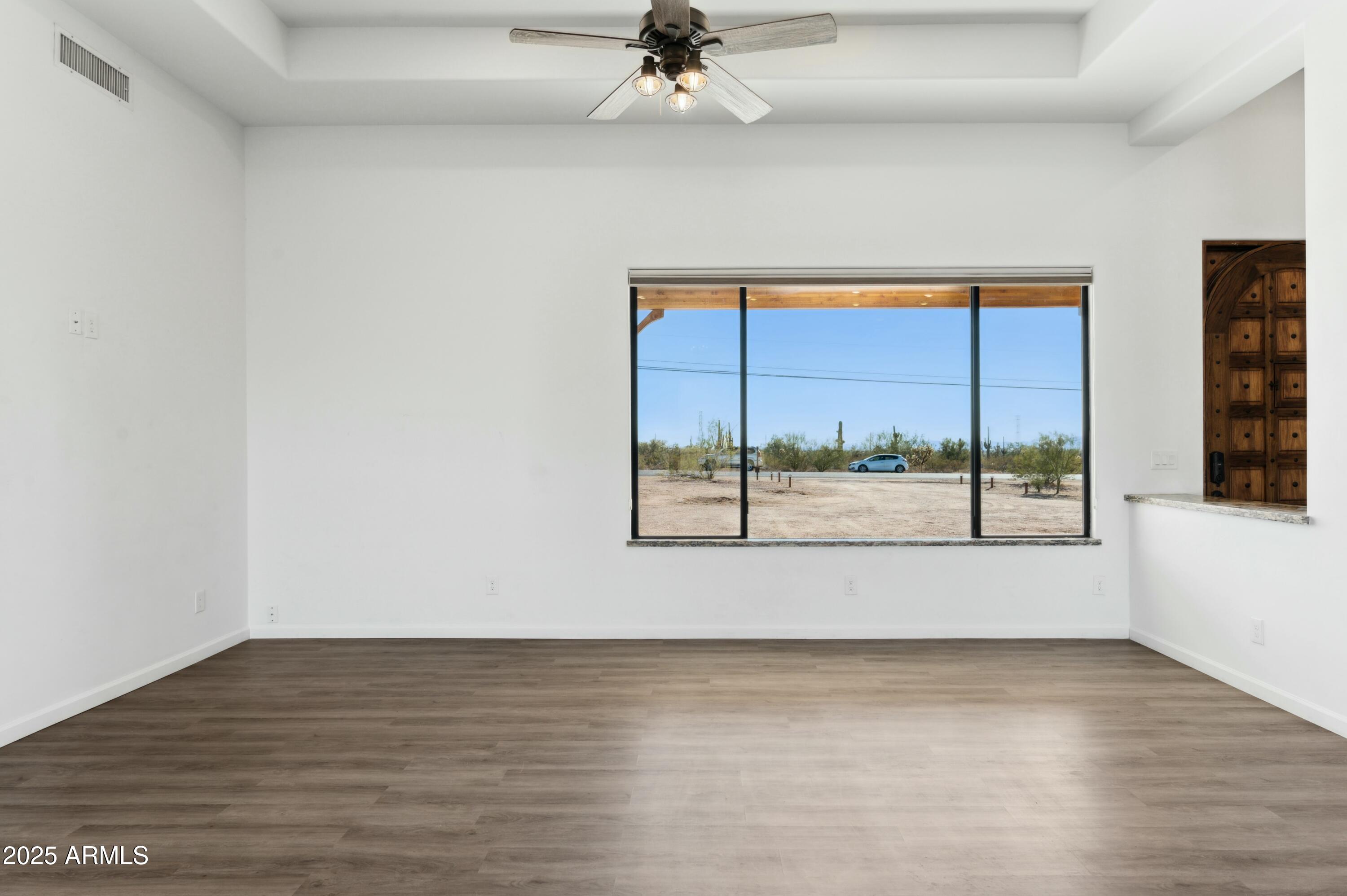 274 E MCKELLIPS Boulevard