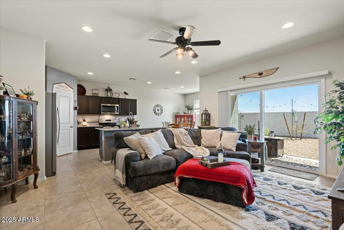 3422 N CINNABAR Place