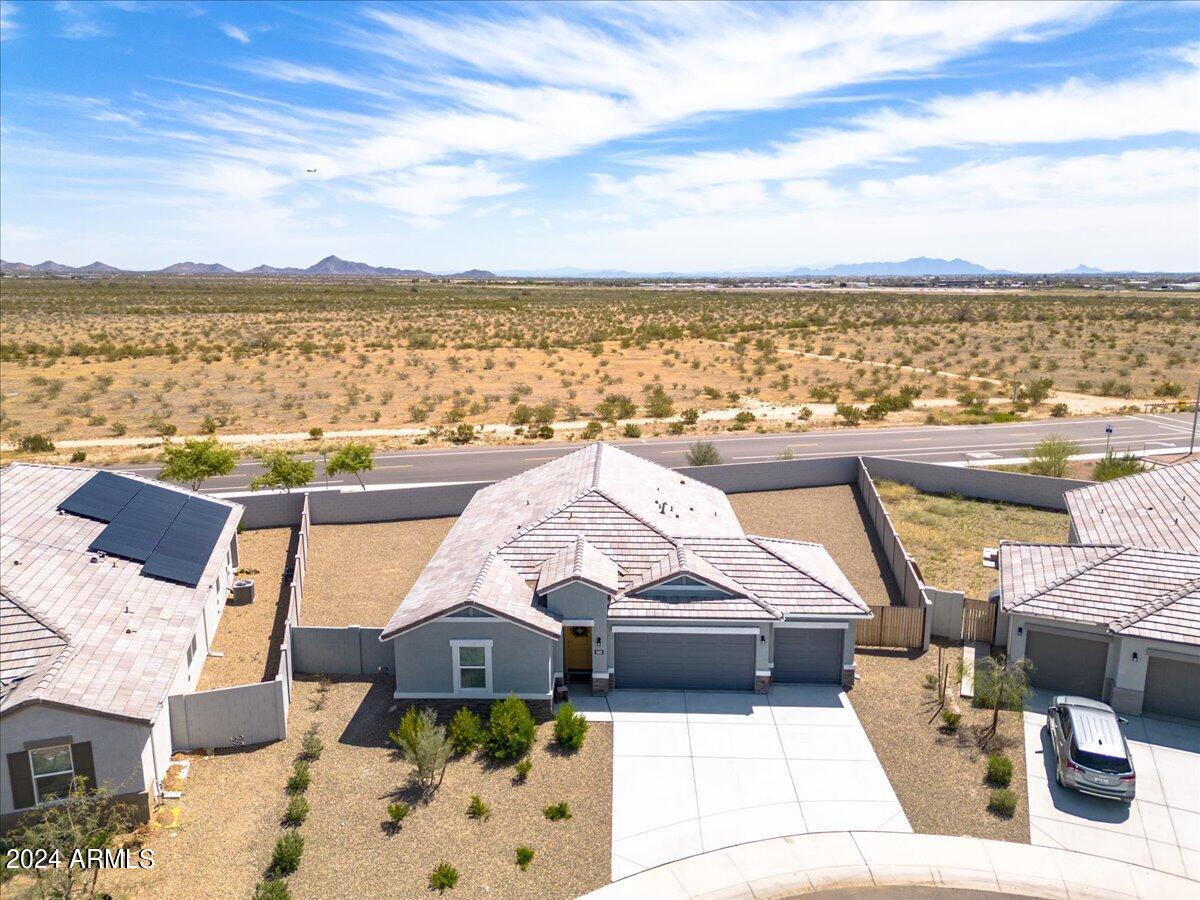 3422 N CINNABAR Place