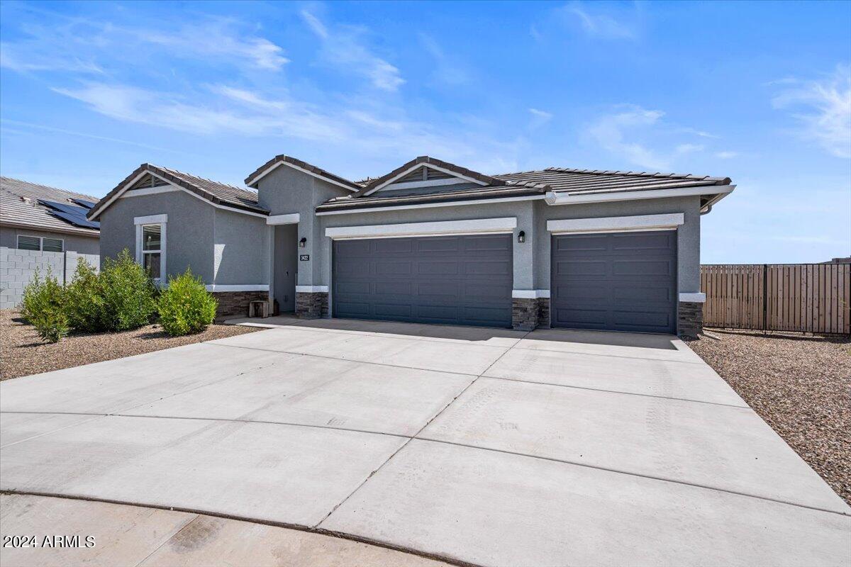 3422 N CINNABAR Place