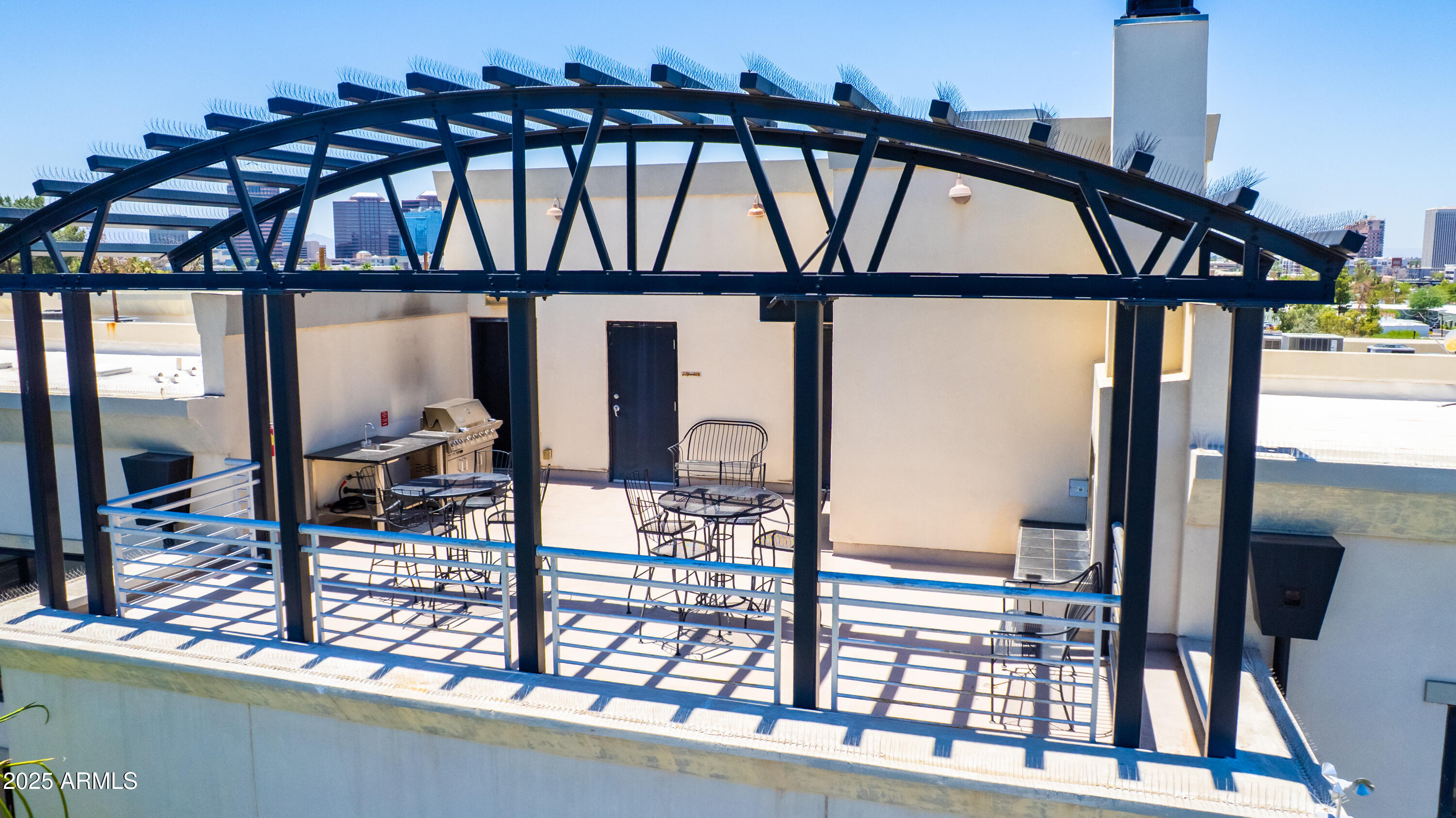 914 E OSBORN Road 208