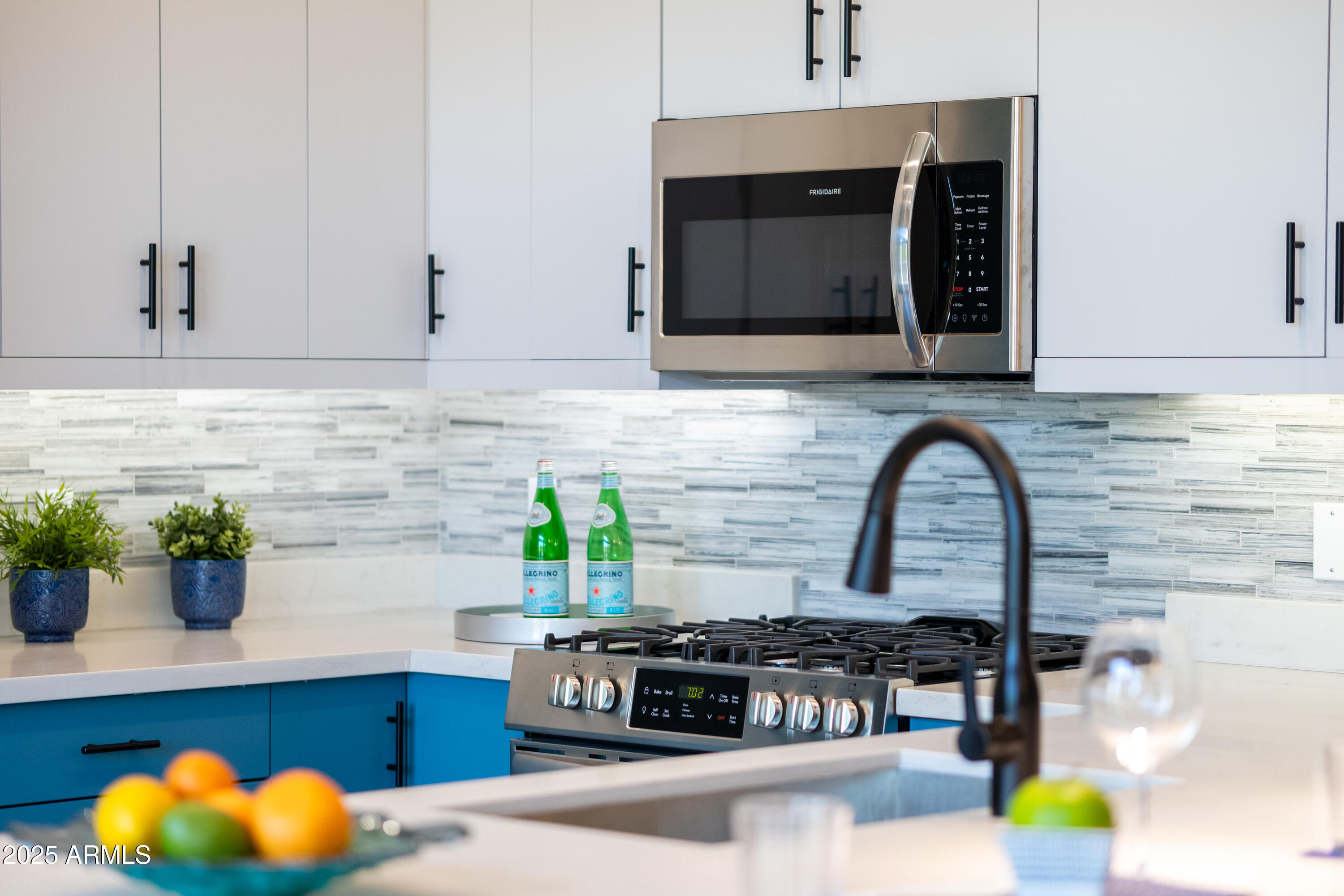 914 E OSBORN Road 208