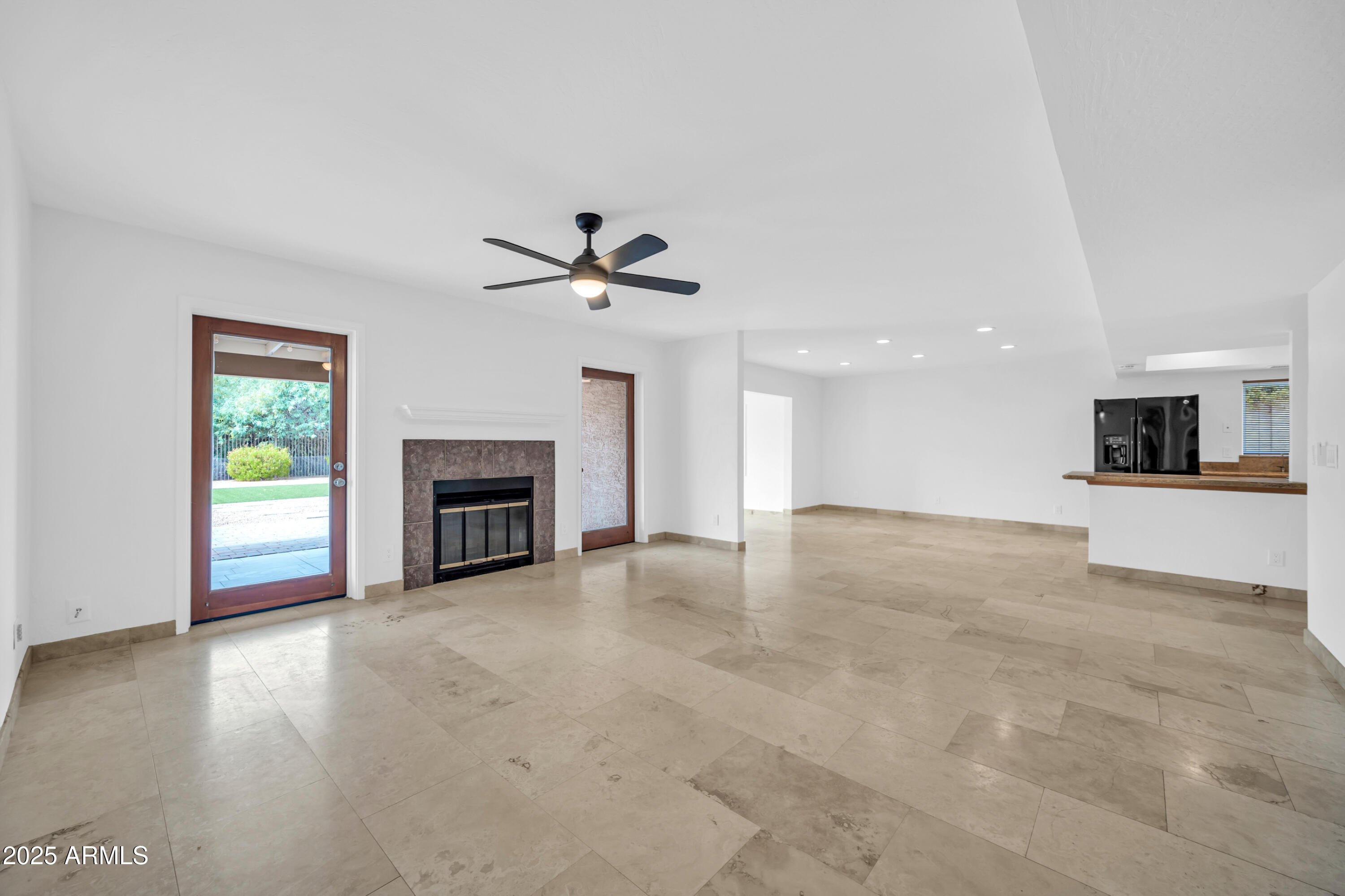 16323 E GLENBROOK Boulevard