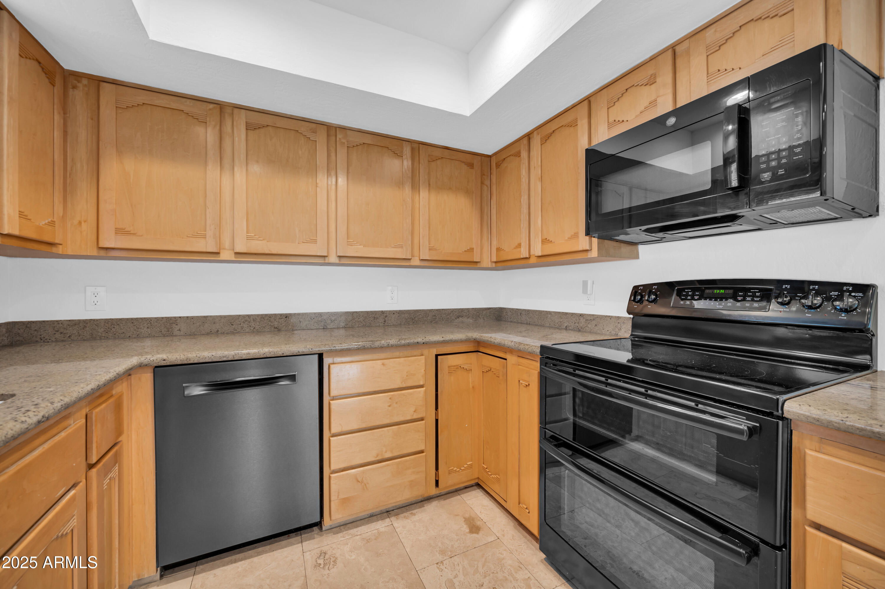 16323 E GLENBROOK Boulevard