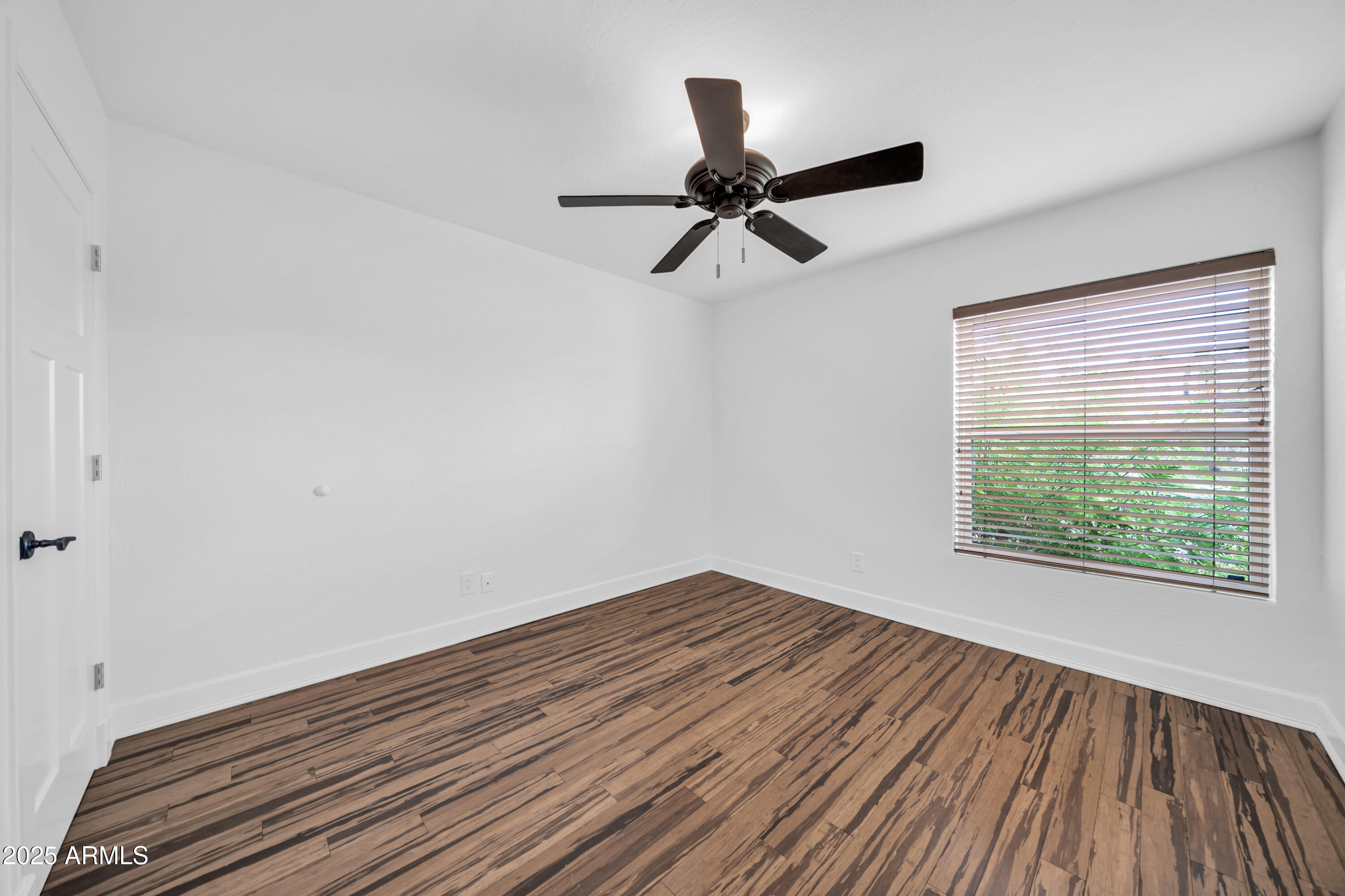 16323 E GLENBROOK Boulevard