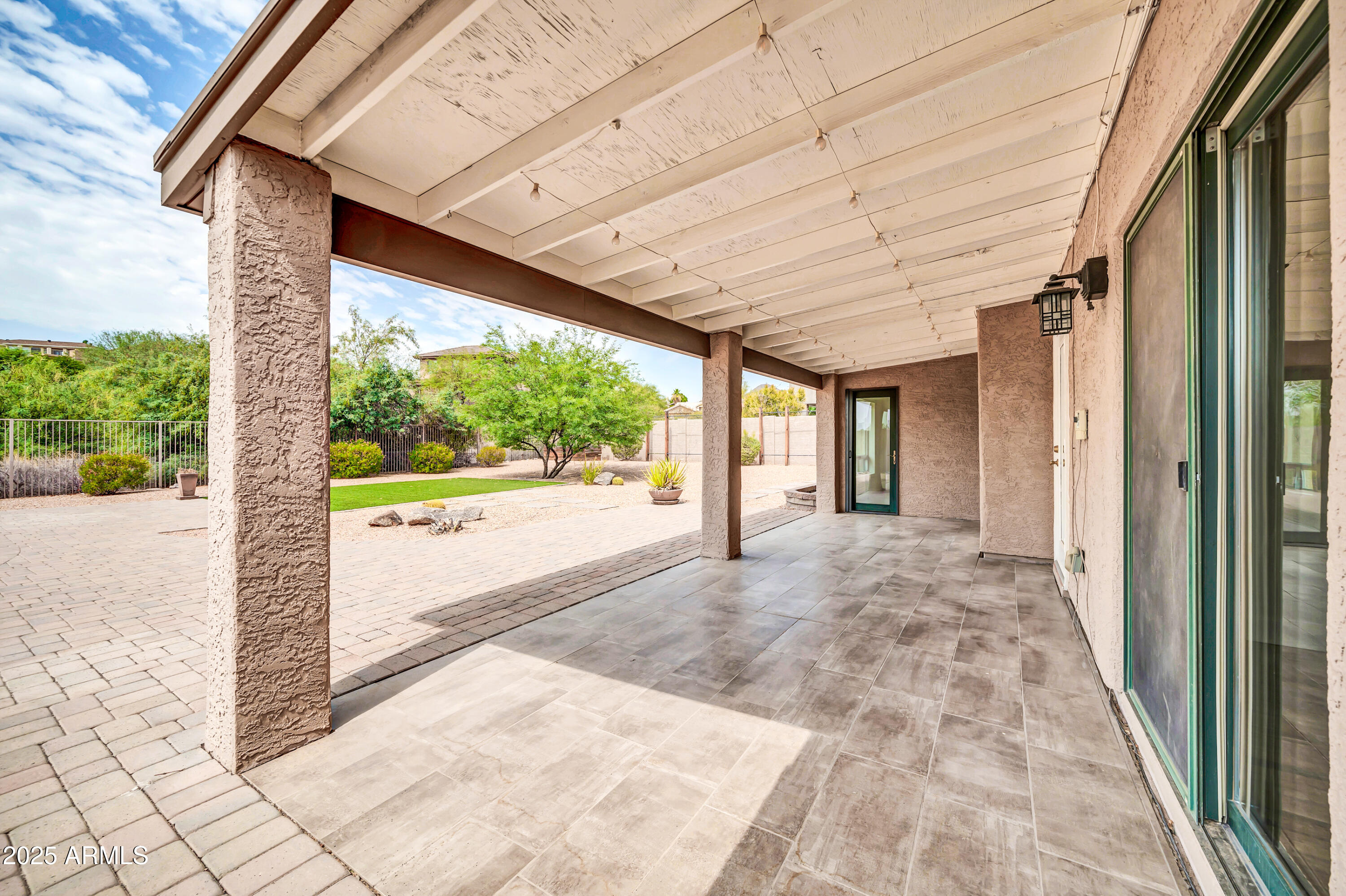 16323 E GLENBROOK Boulevard