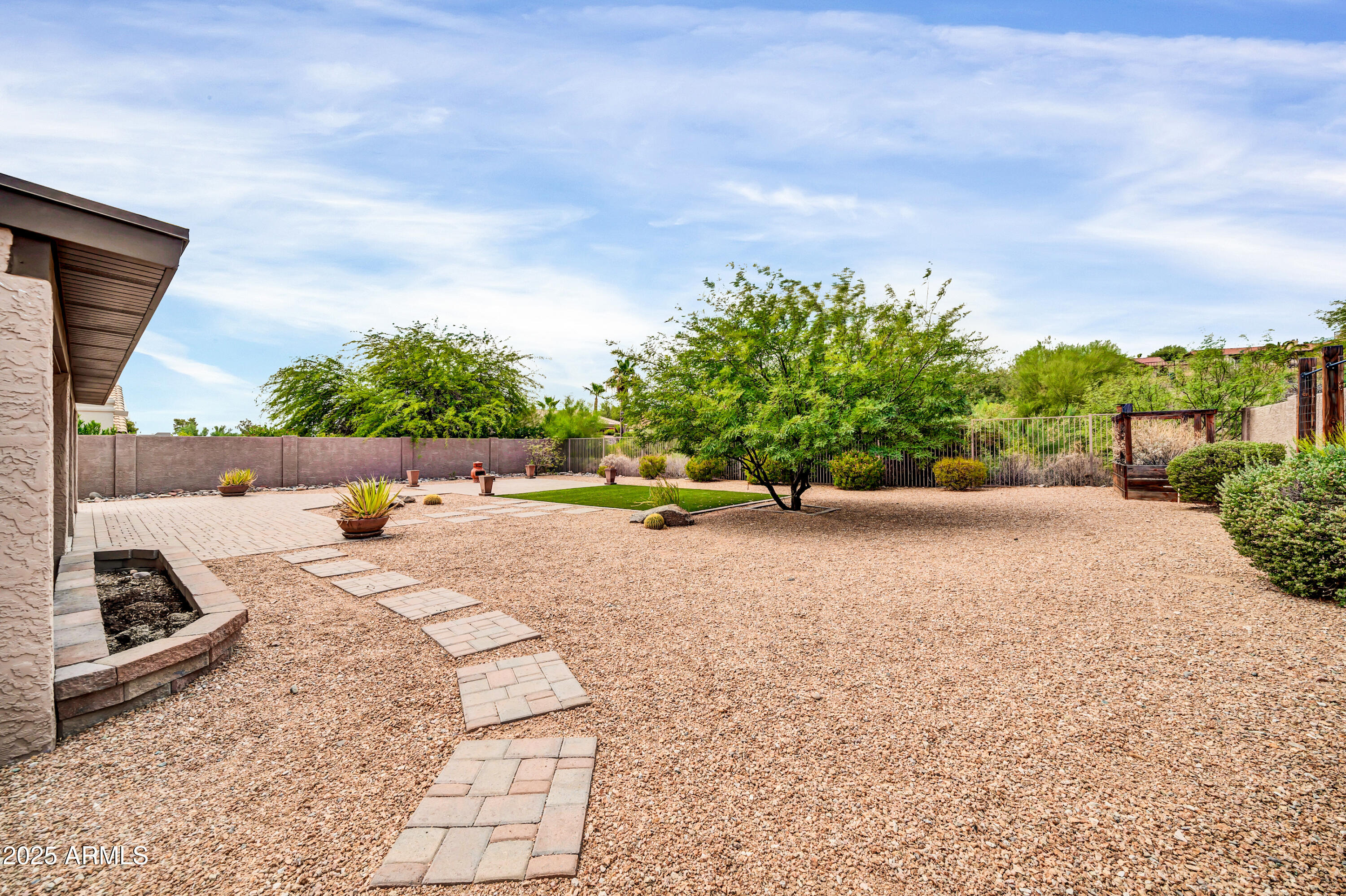 16323 E GLENBROOK Boulevard