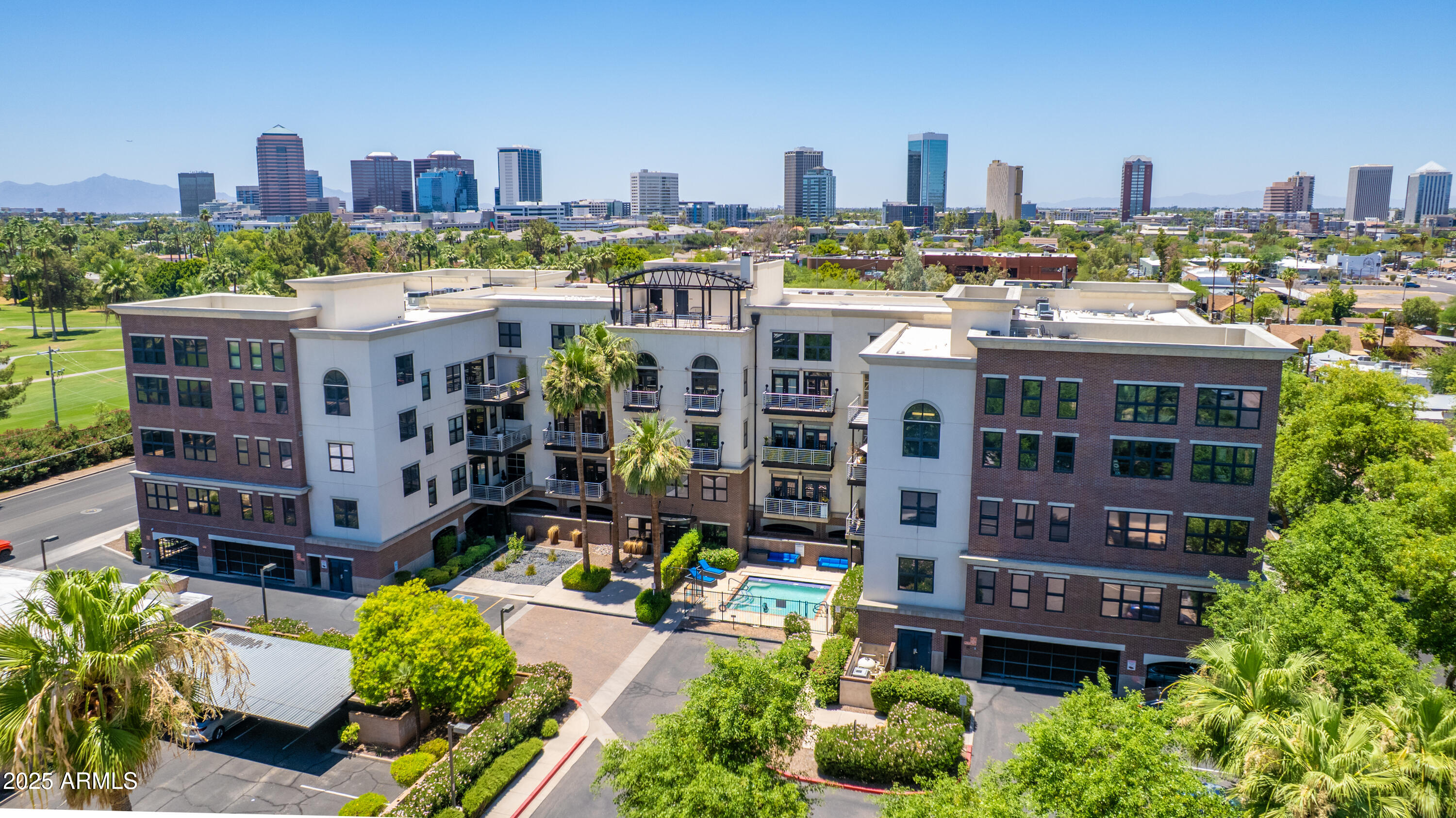 914 E OSBORN Road, 208