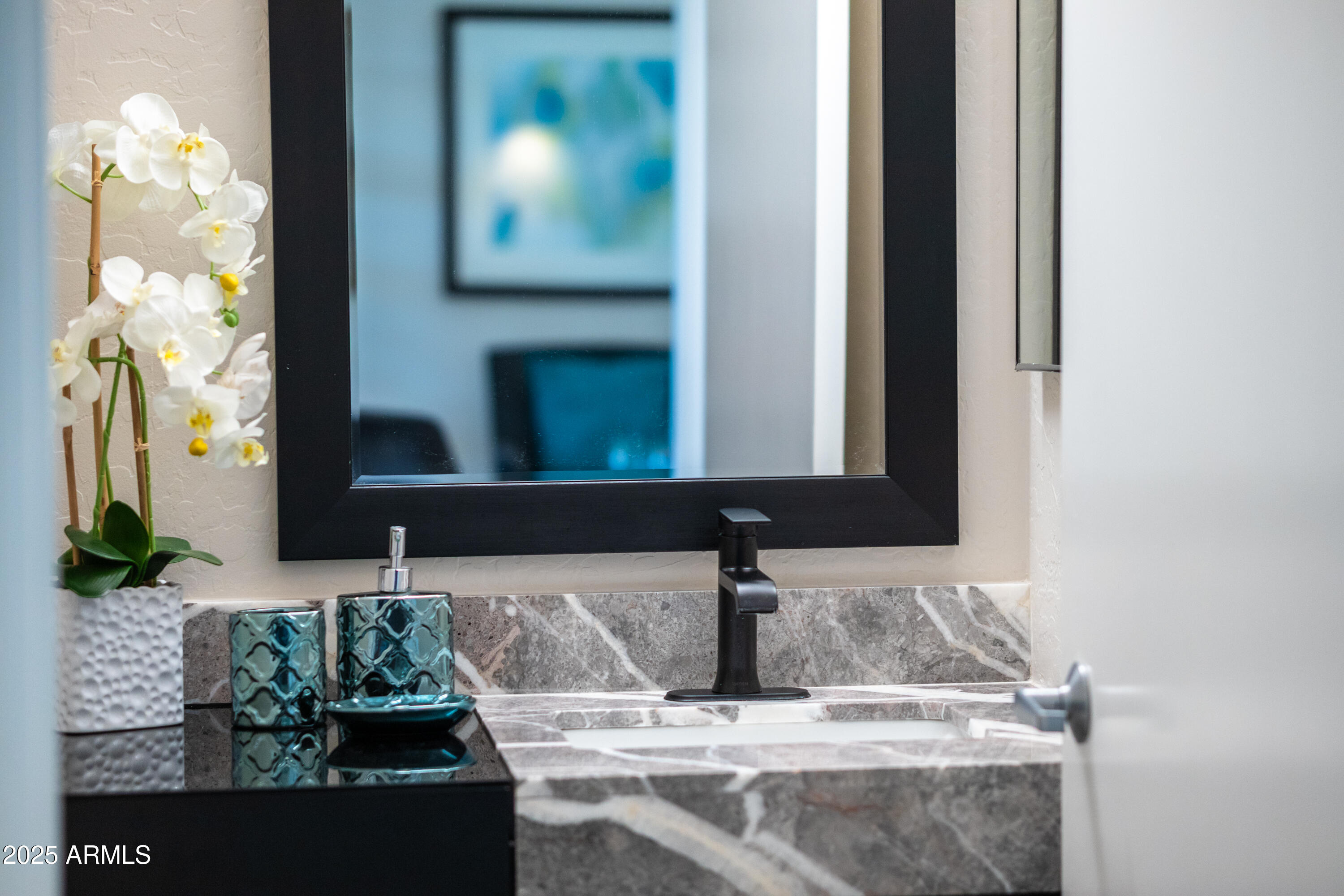 914 E OSBORN Road, 208