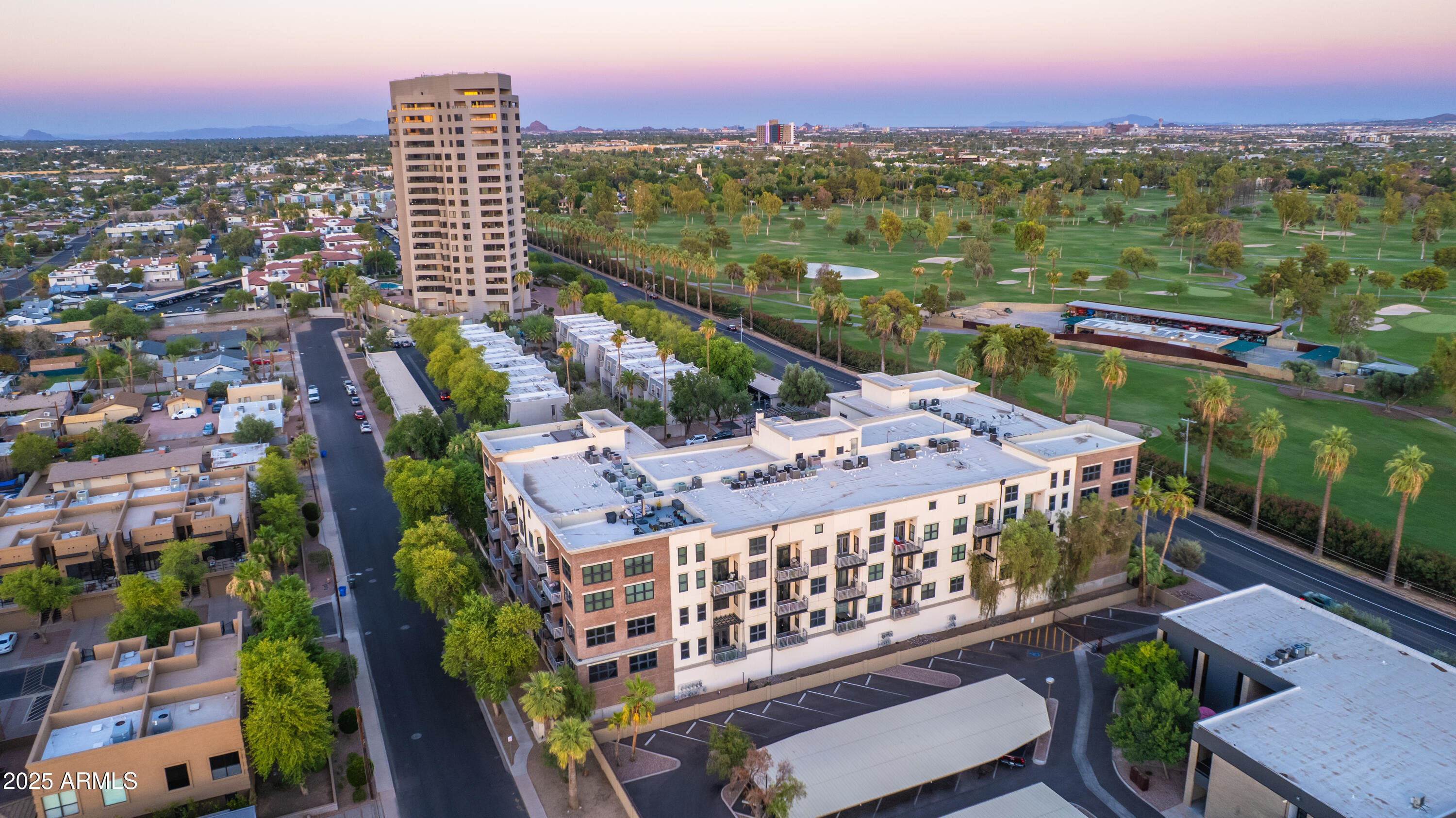 914 E OSBORN Road, 208