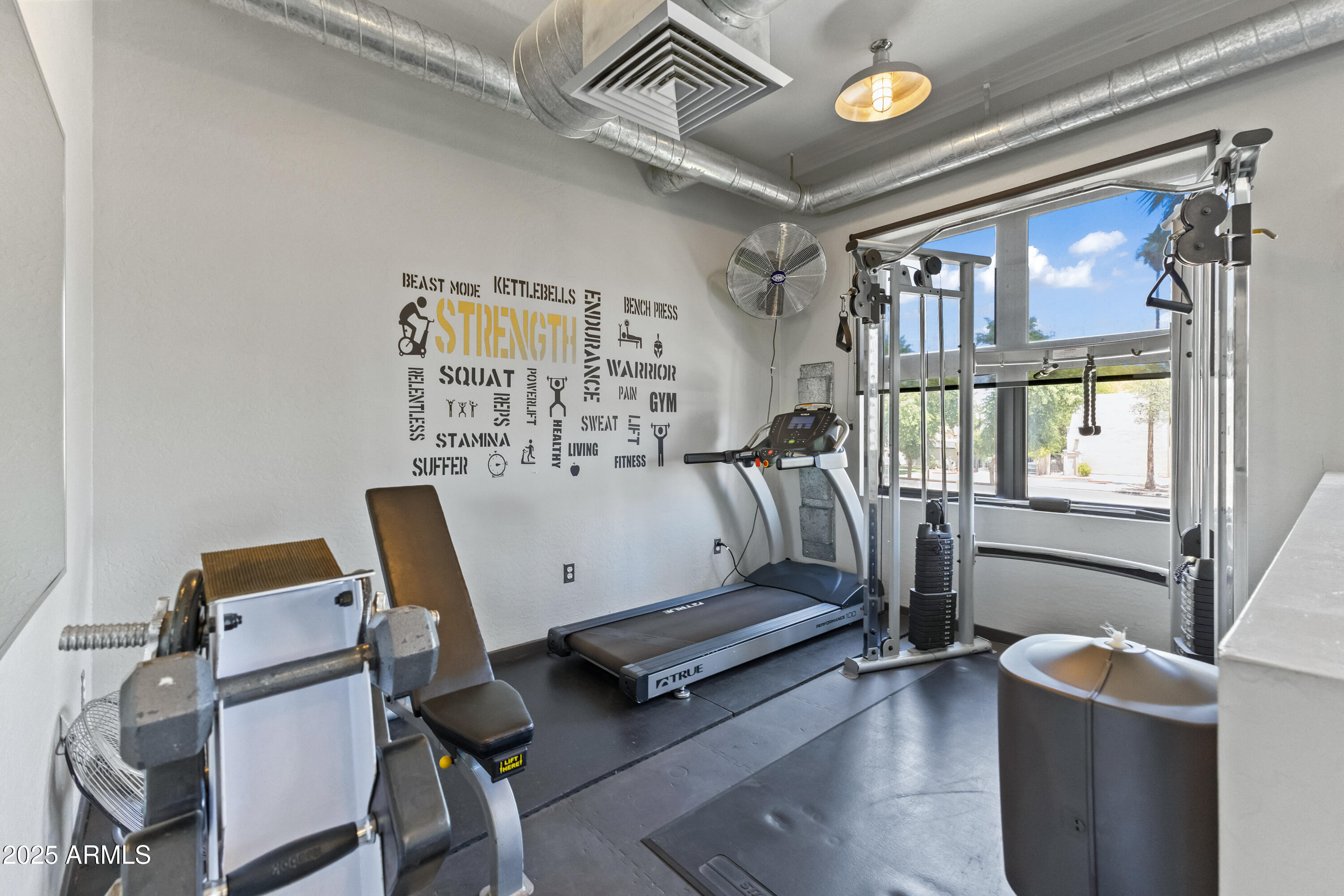 914 E OSBORN Road, 208