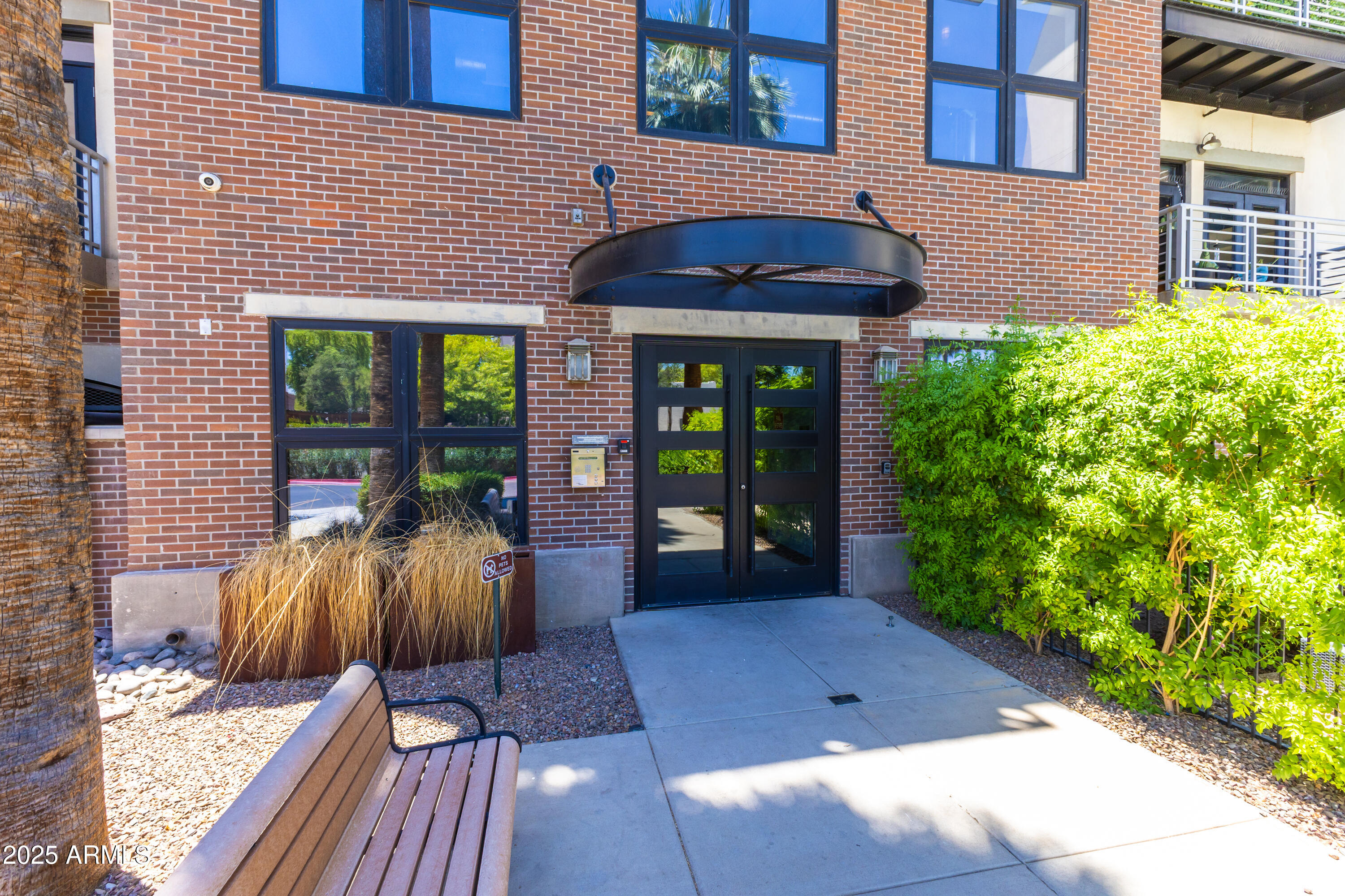 914 E OSBORN Road, 208