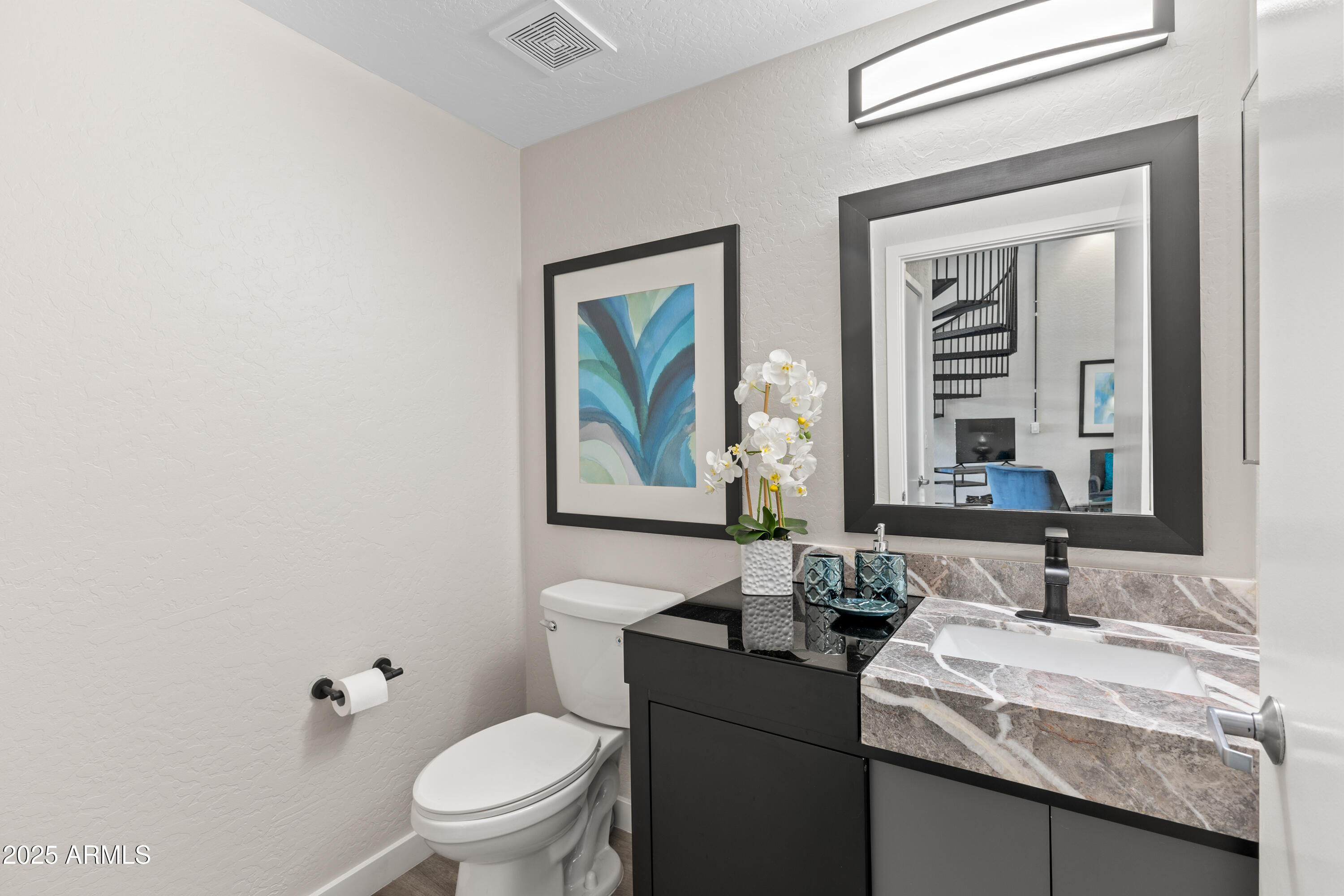 914 E OSBORN Road, 208