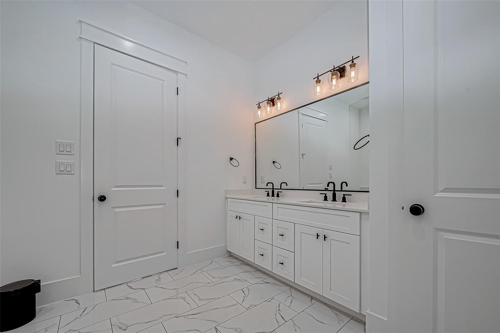 948 Fisher Street Unit: E