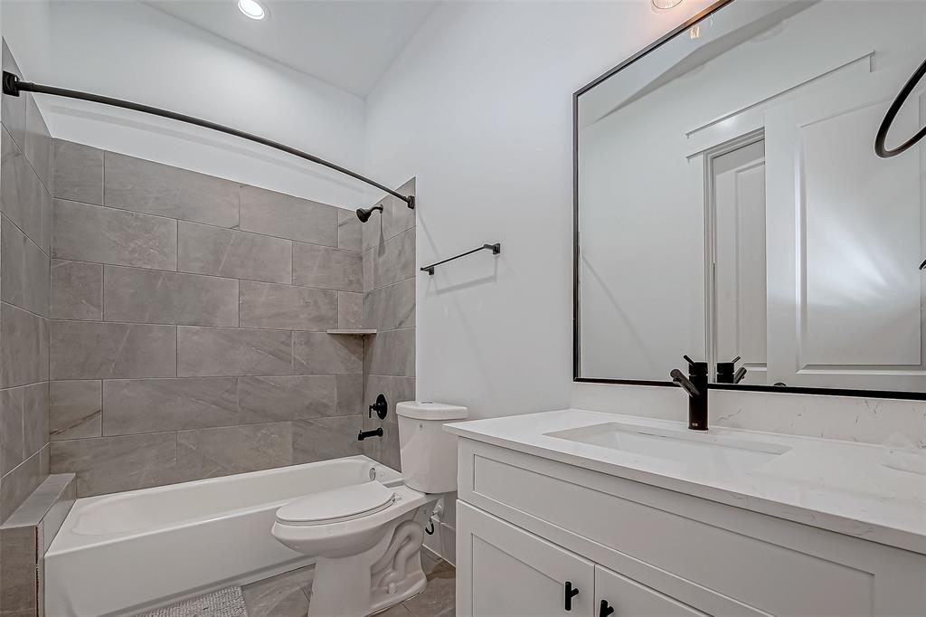 948 Fisher Street Unit: E