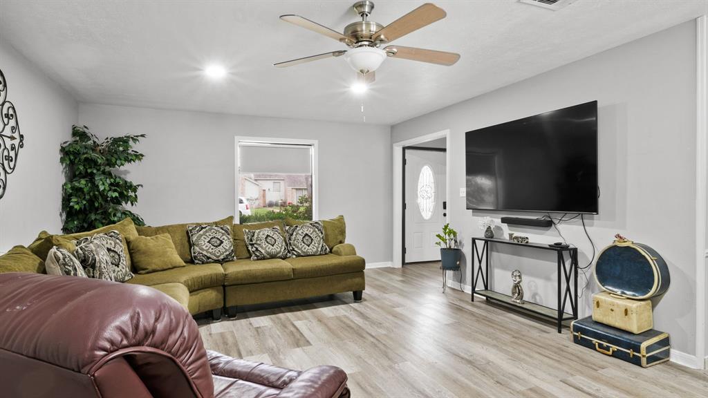 3800 Trailwood Drive