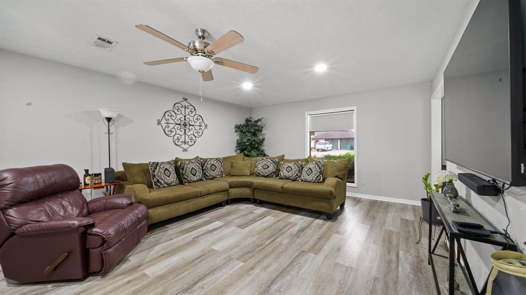 3800 Trailwood Drive