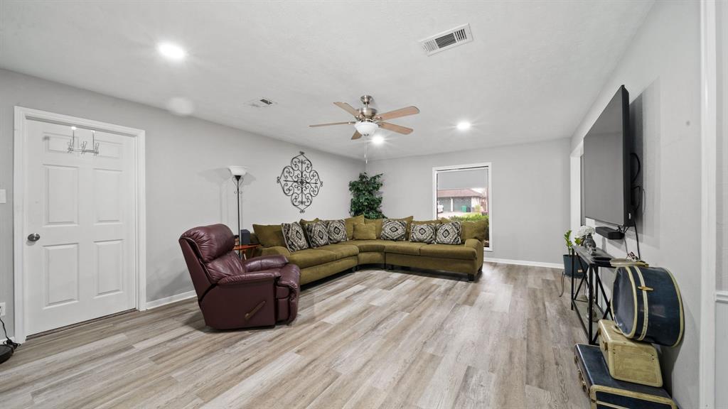 3800 Trailwood Drive