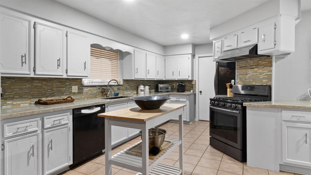 3800 Trailwood Drive