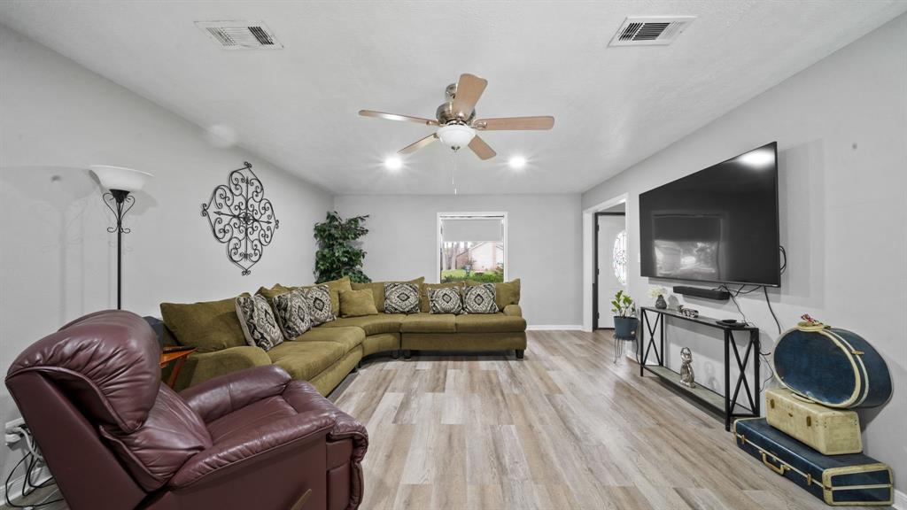 3800 Trailwood Drive