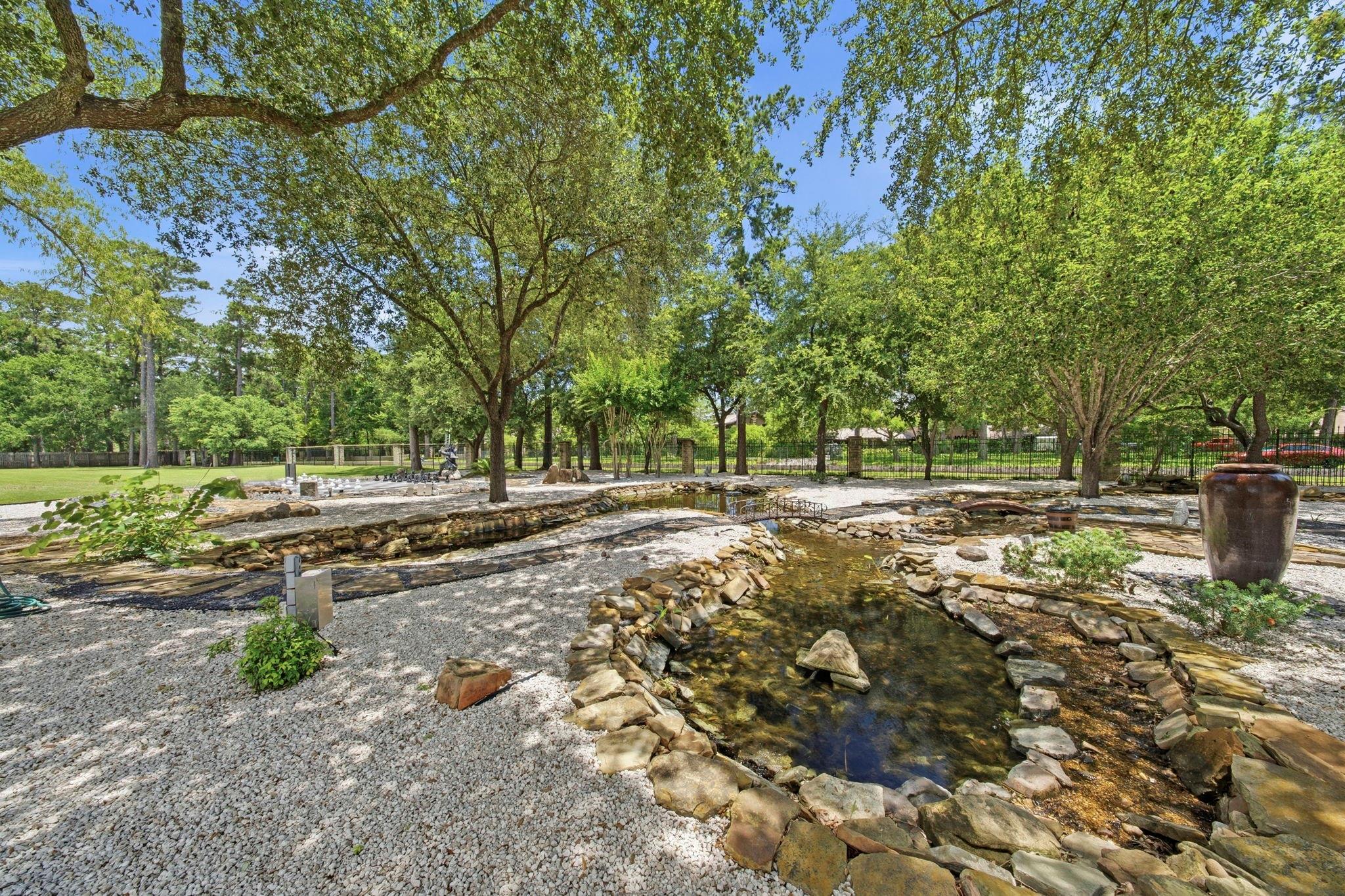 728 Crestbend Drive