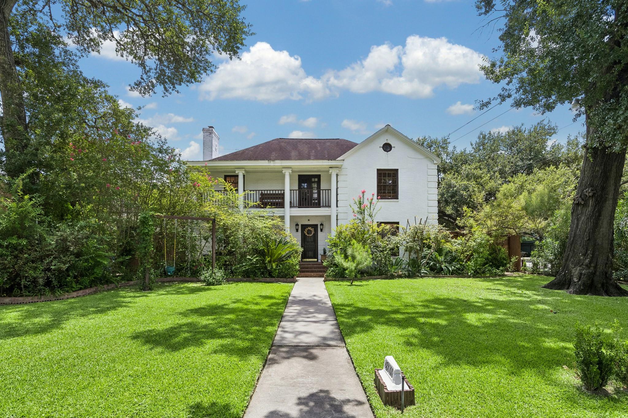2609 Ella Lee Lane