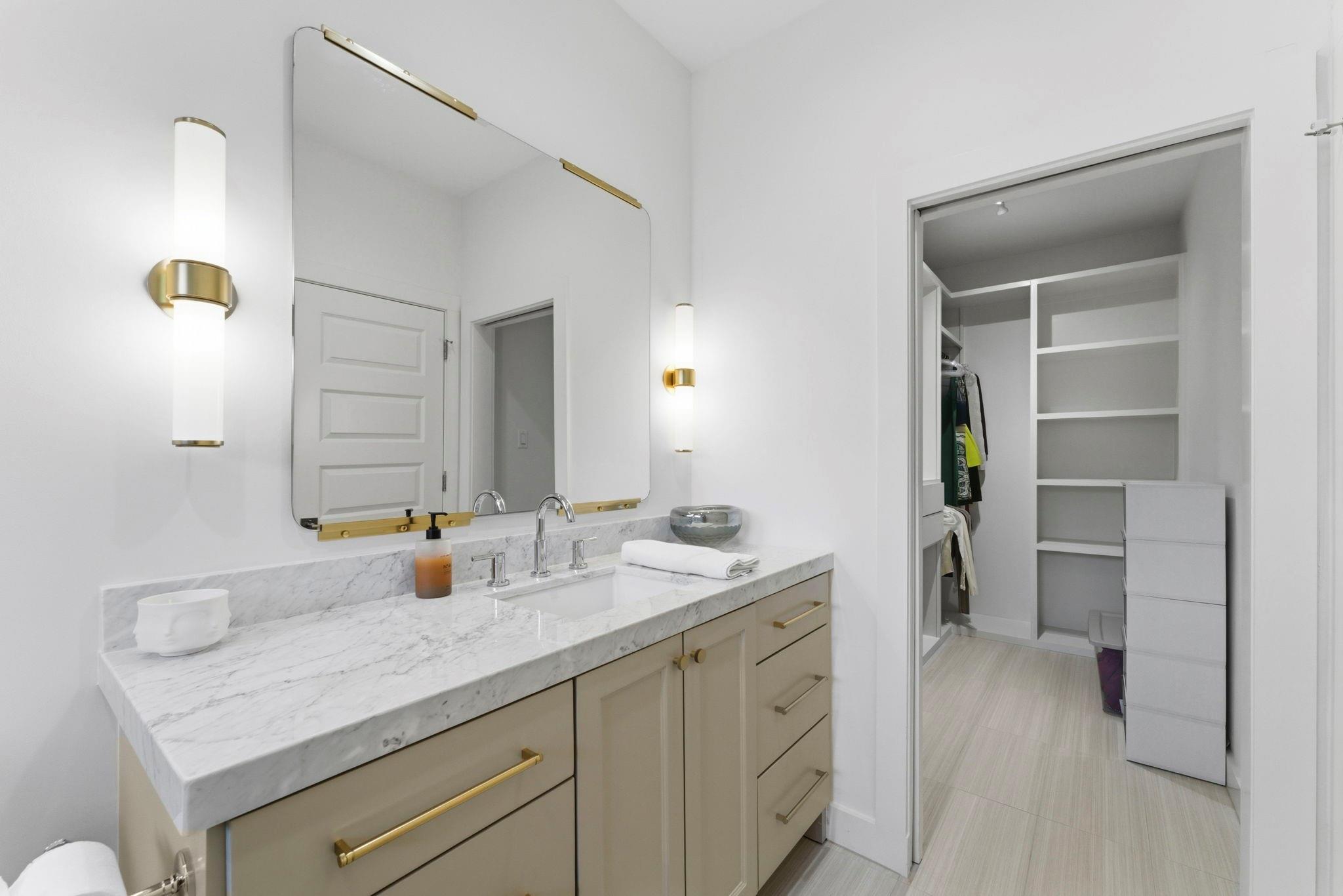 802 W 30th Street