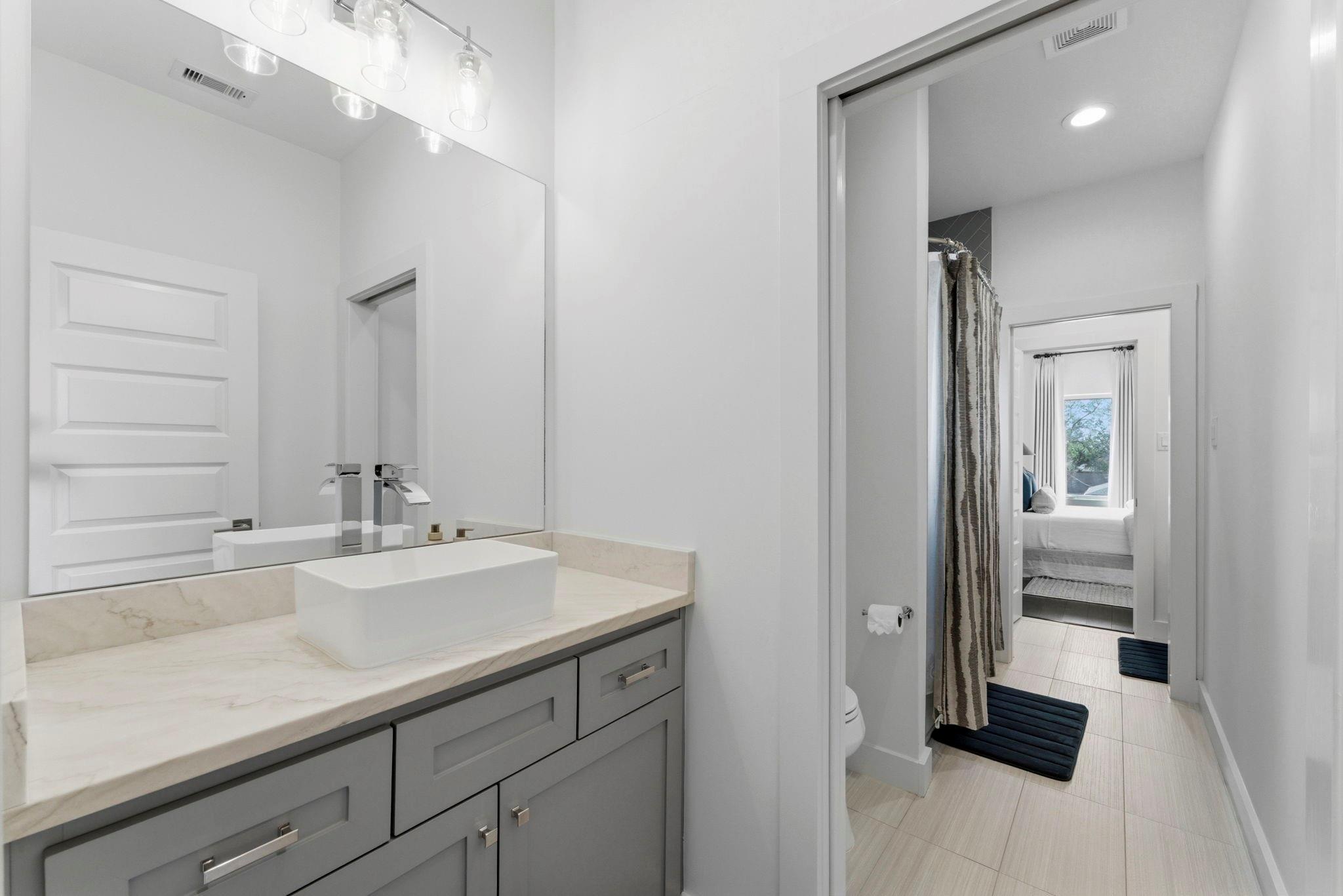 802 W 30th Street