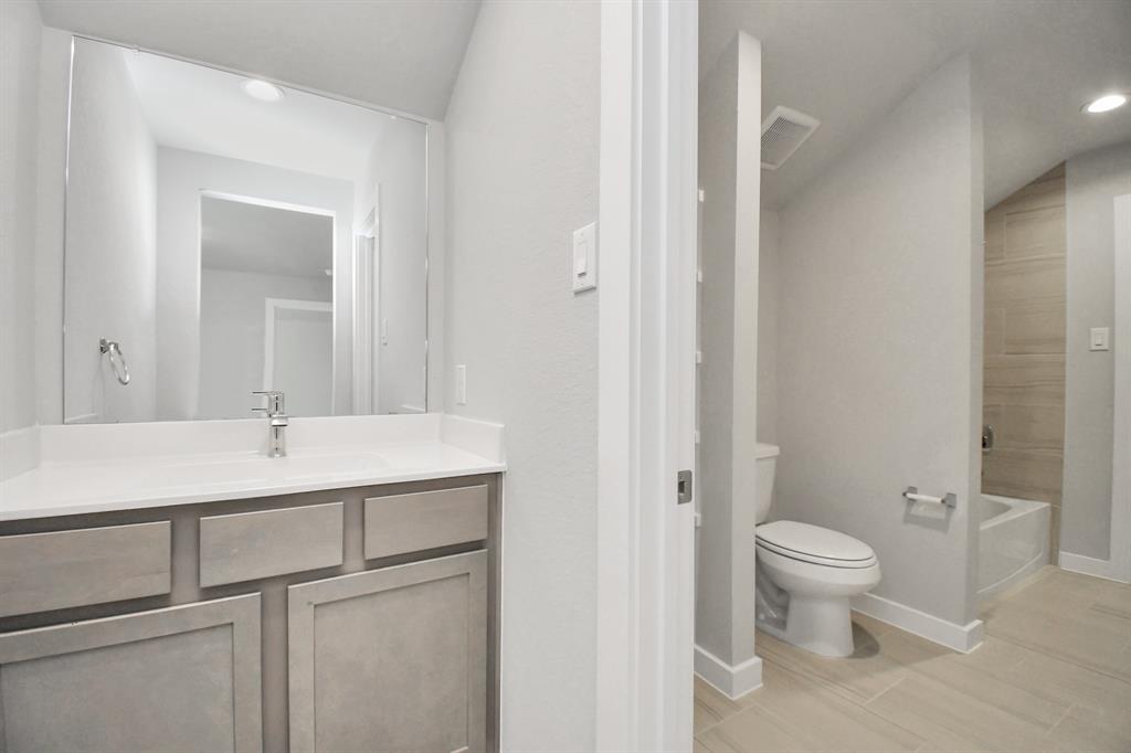 19707 Isola Breeze Drive