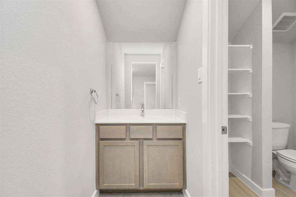 19707 Isola Breeze Drive