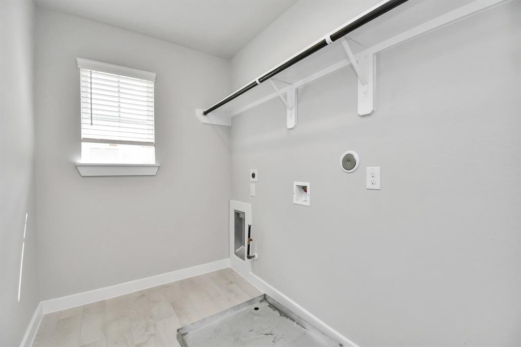 19707 Isola Breeze Drive