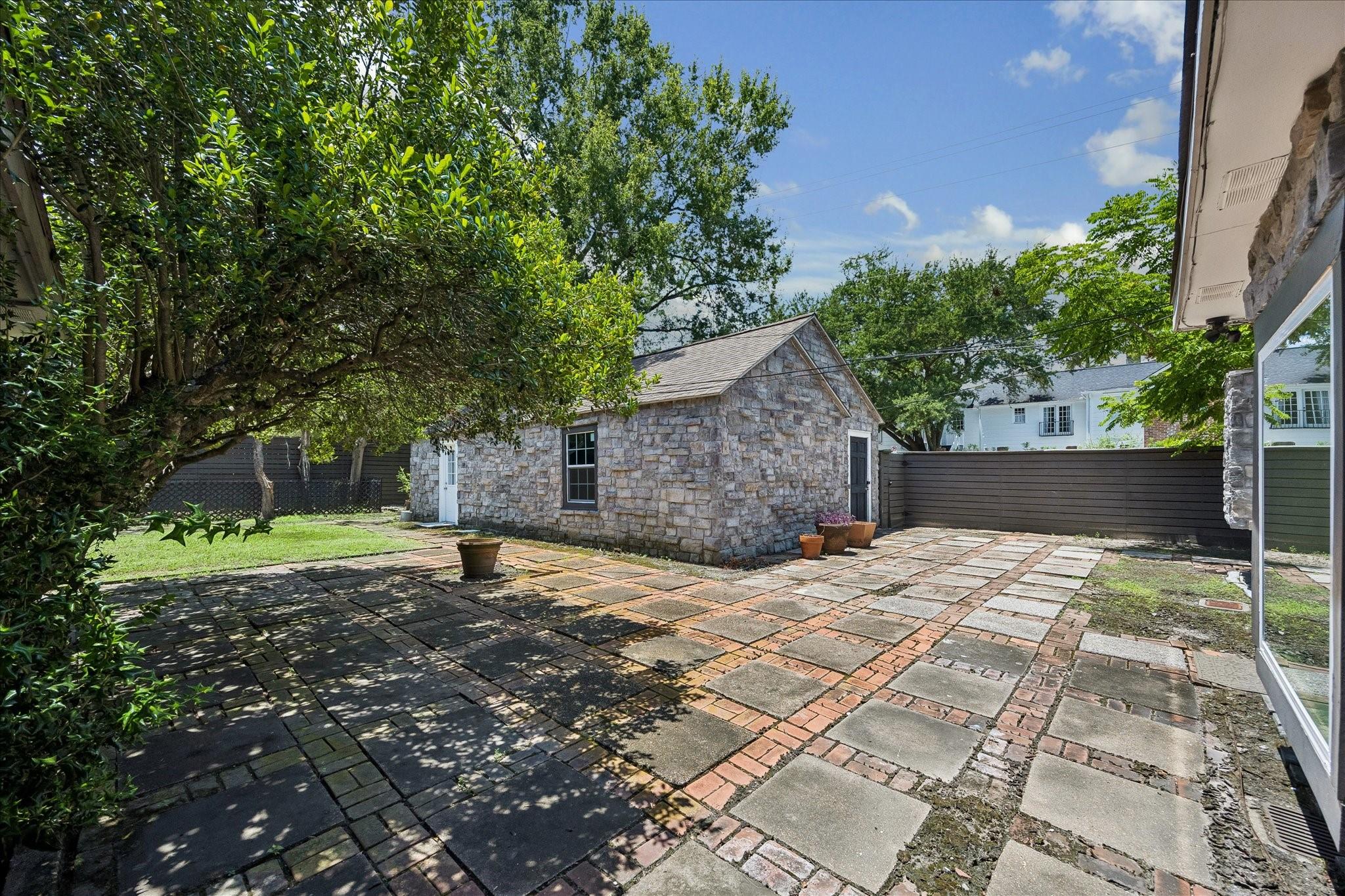 3071 Locke Lane