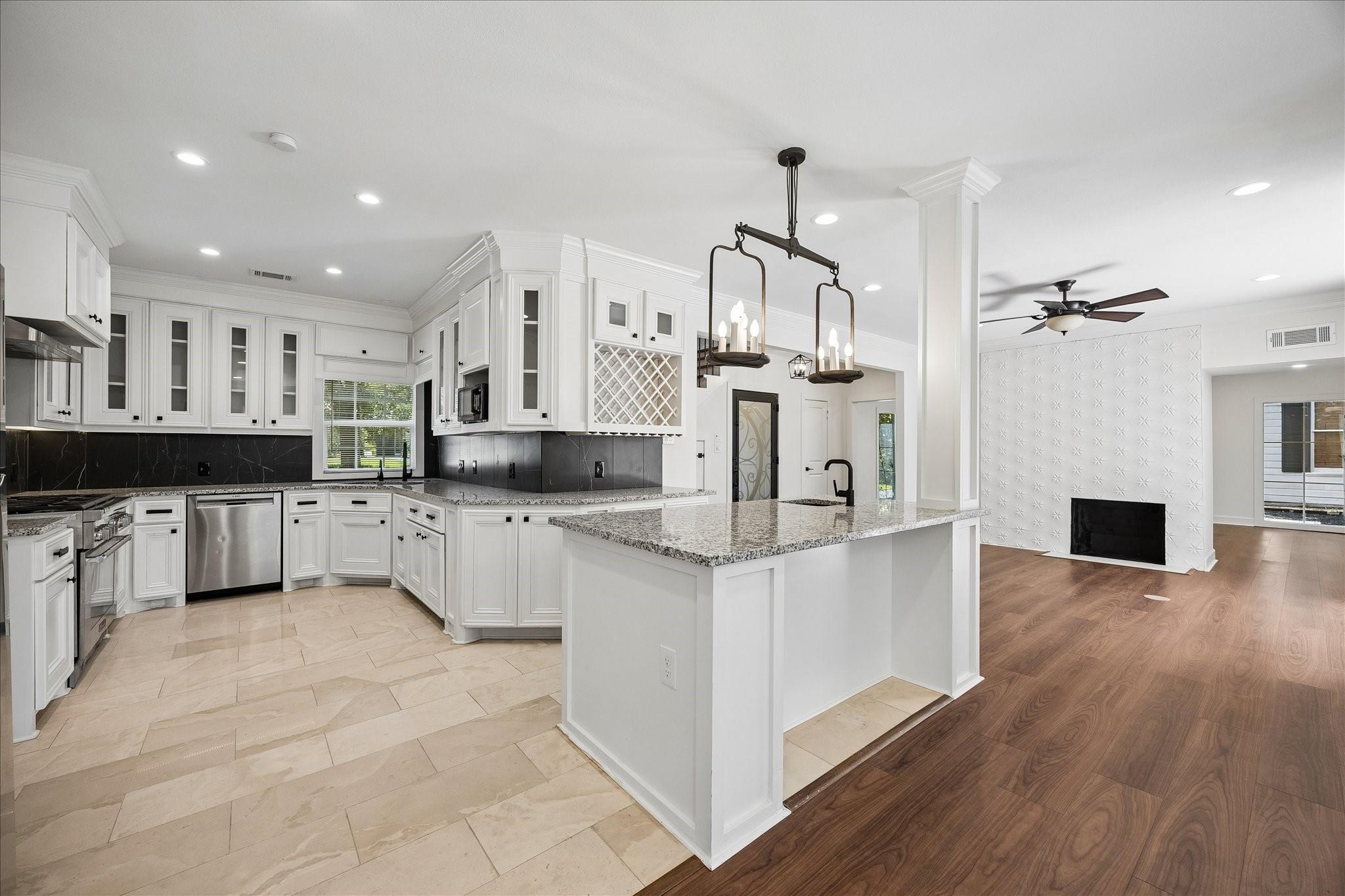 3071 Locke Lane