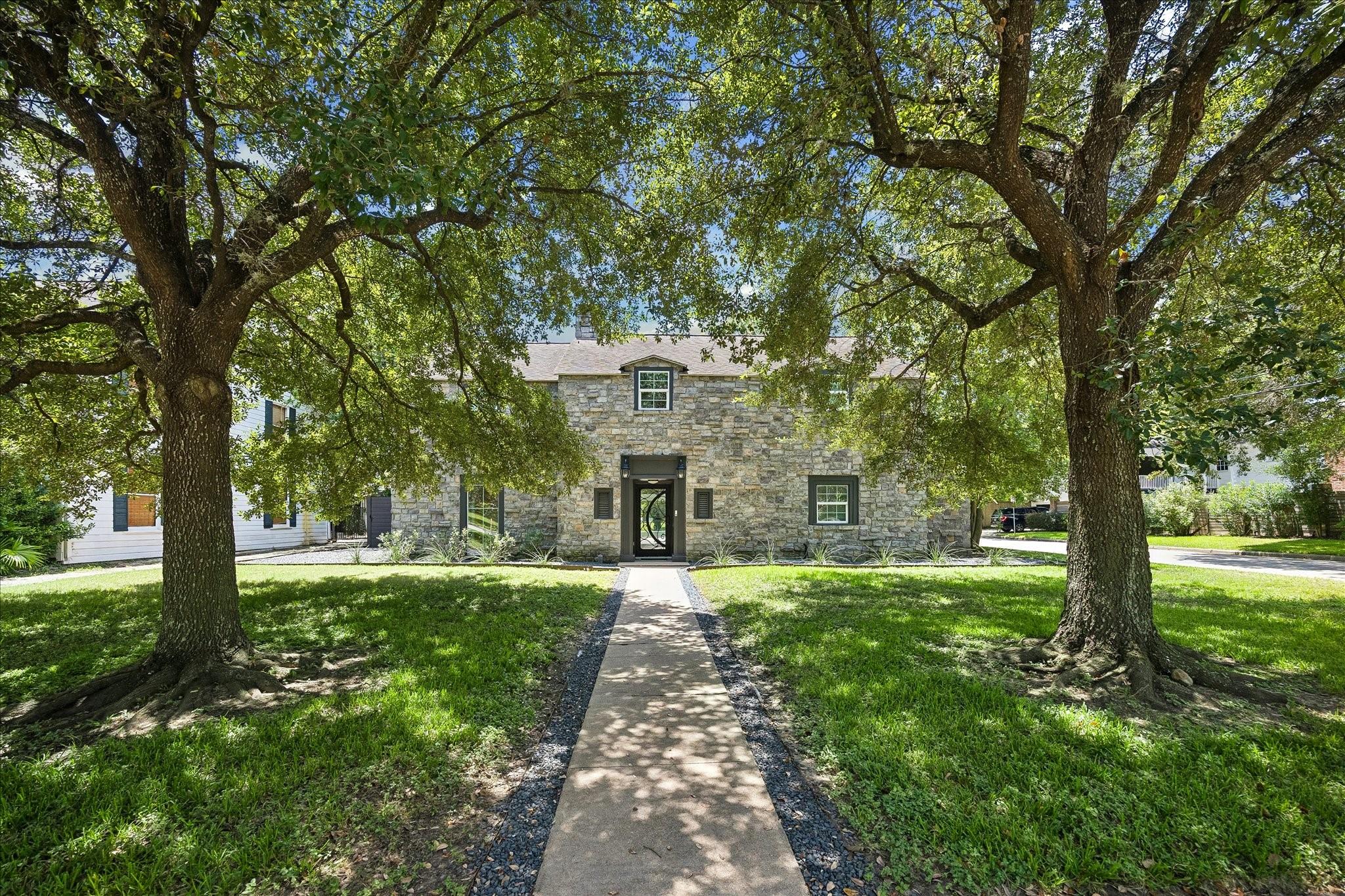 3071 Locke Lane