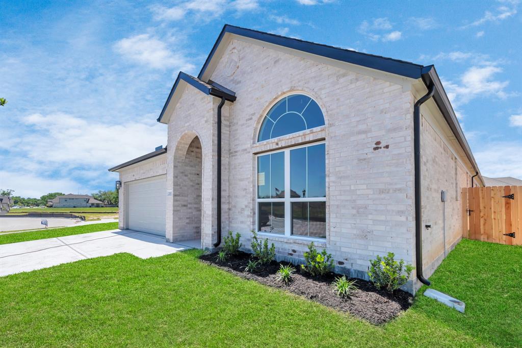 11819 Maple Oak Drive