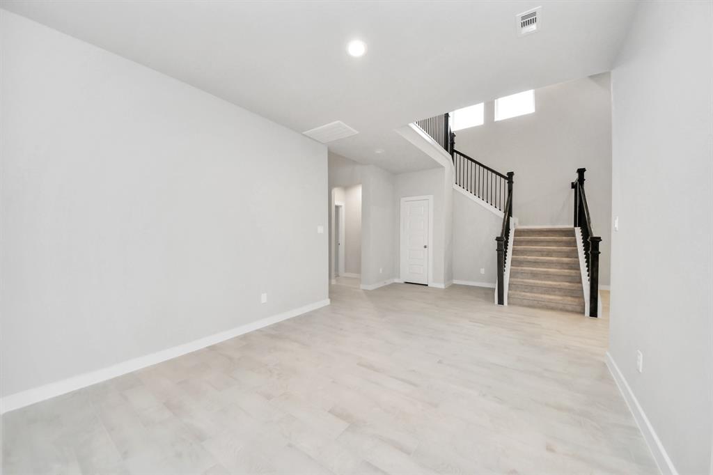 14922 Royal Leaf Lane