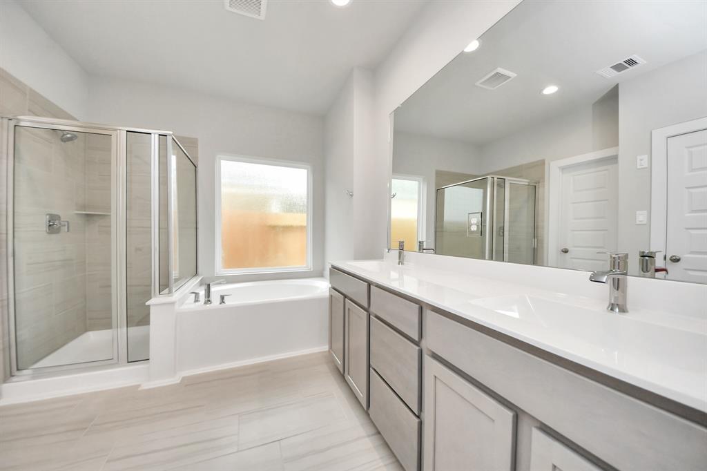 14922 Royal Leaf Lane