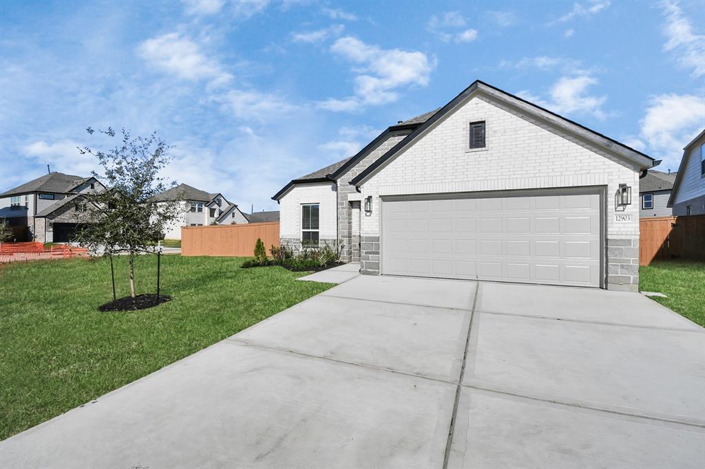 12903 Kingsford Pines Drive