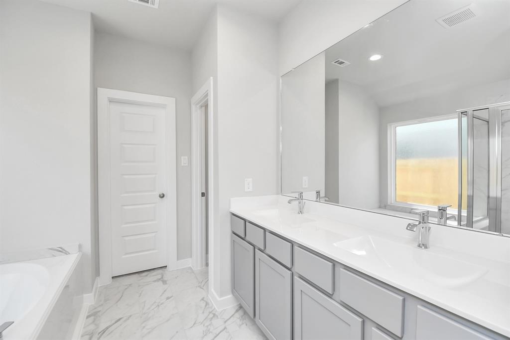 12903 Kingsford Pines Drive