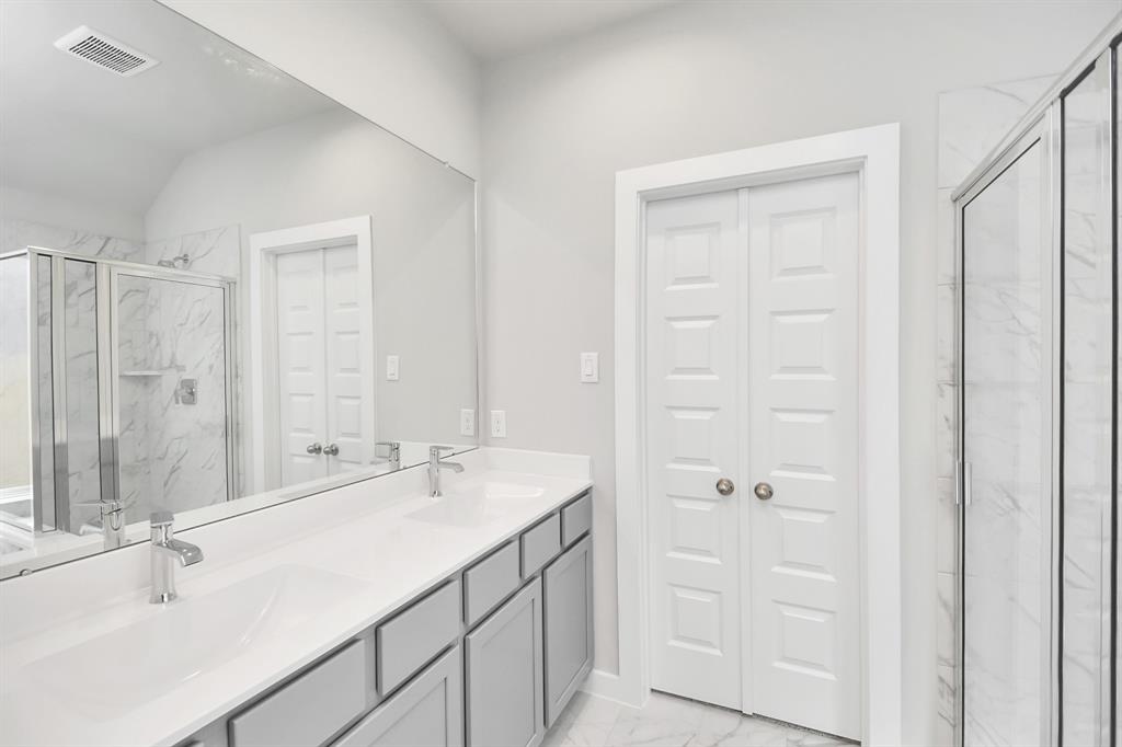 12903 Kingsford Pines Drive