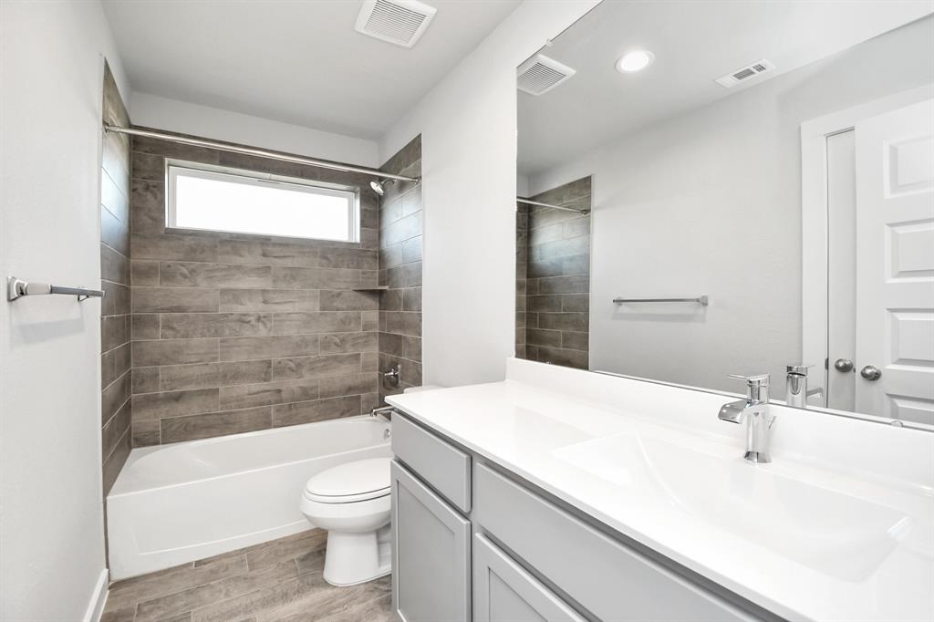 12903 Kingsford Pines Drive