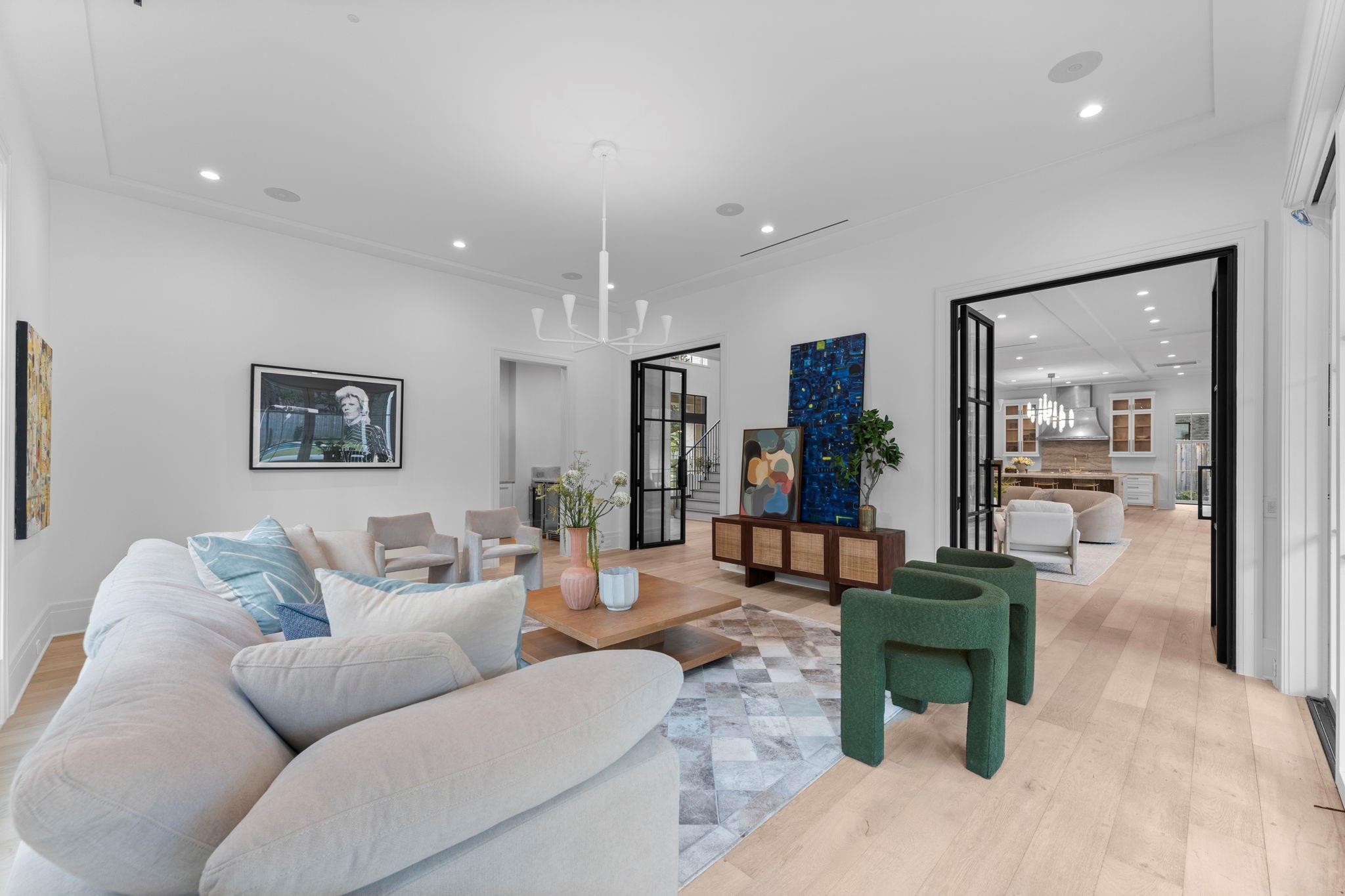 3653 Chevy Chase Drive