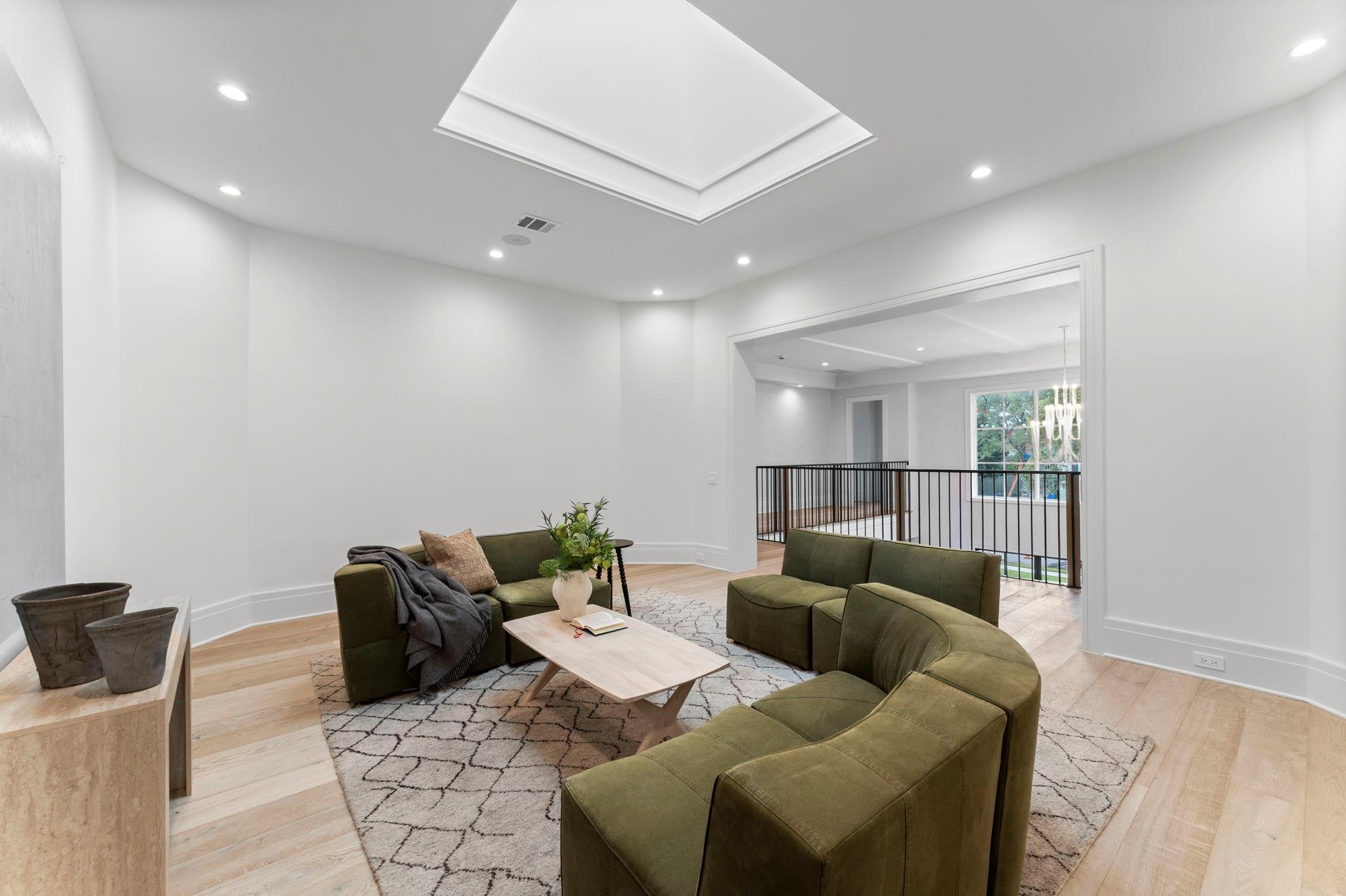 3653 Chevy Chase Drive