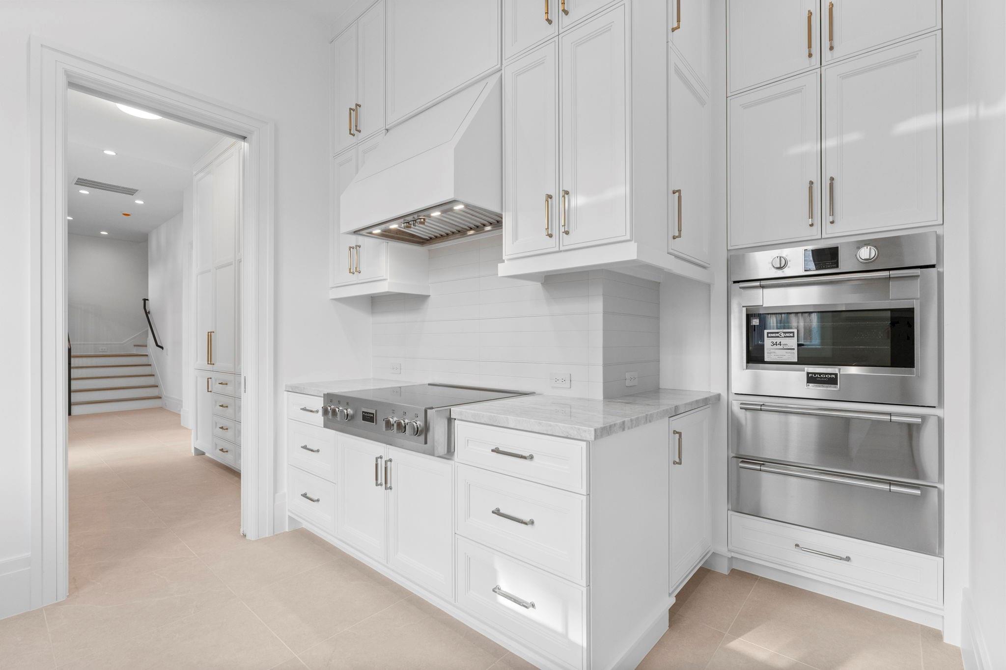 3653 Chevy Chase Drive