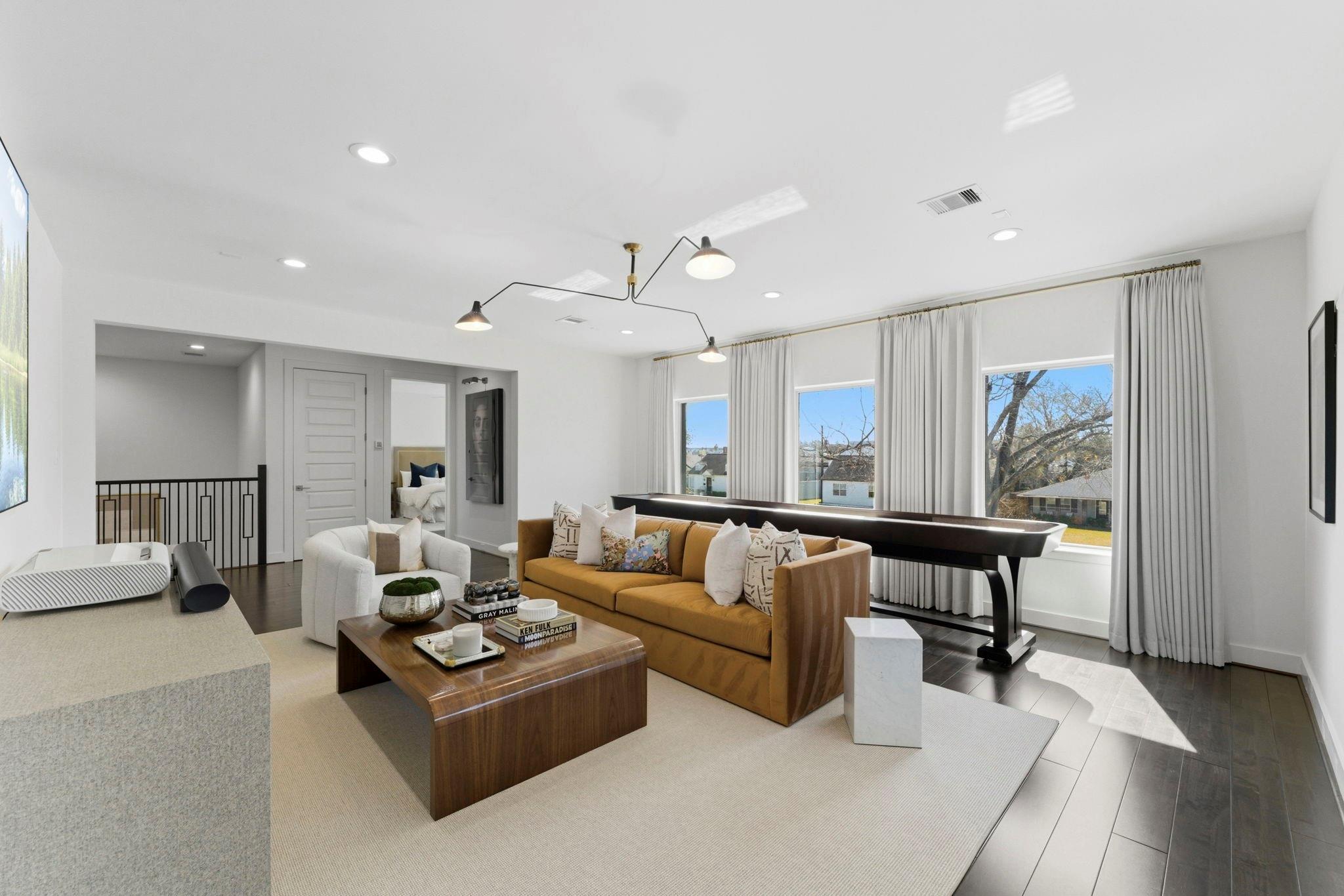 802 W 30th Street